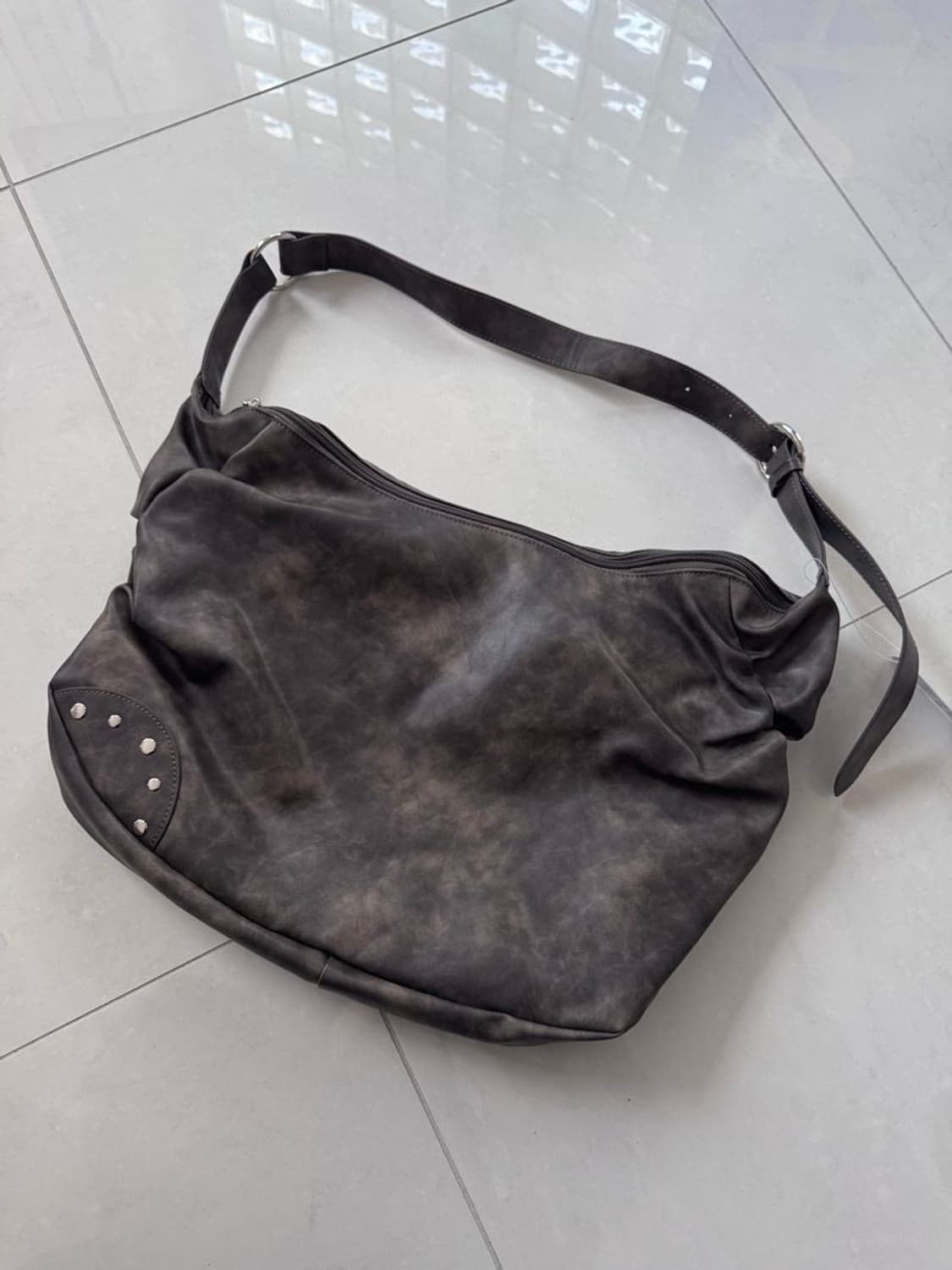 STADS ROUND SHOULDER BAG 스태즈 라운드 숄더백 상품이미지4