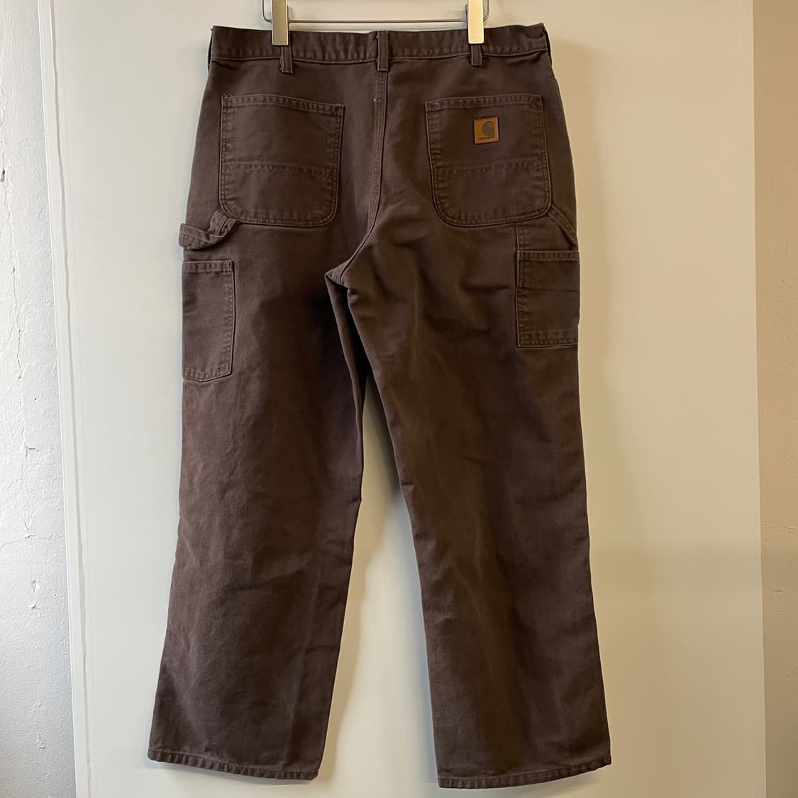 칼하트 다크 브라운 워크팬츠 상품이미지1