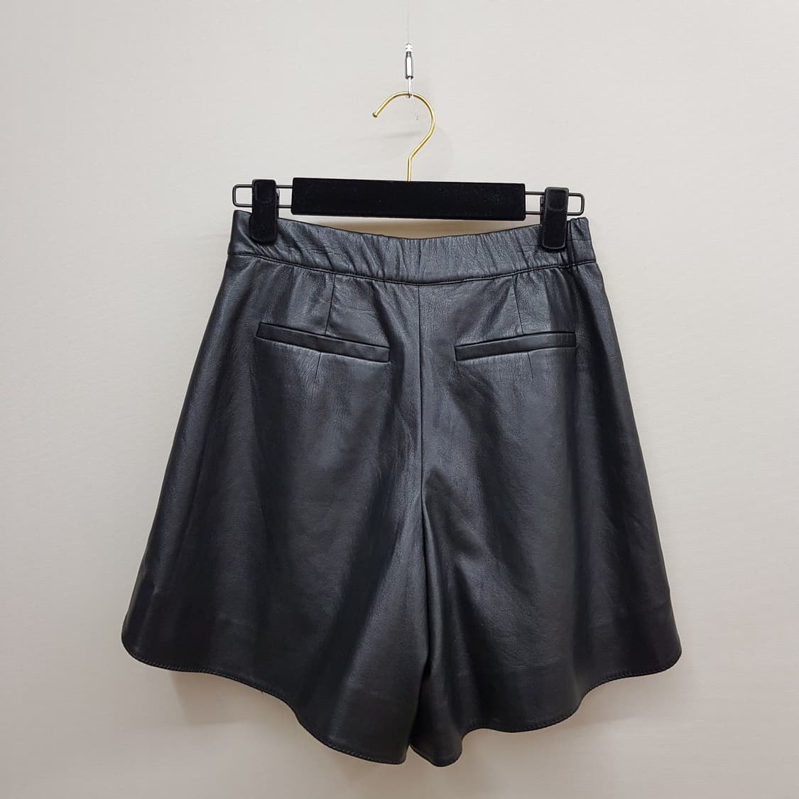 한섬 마인 MINE 2022 레더  골드 버튼 쇼츠 61-90사이즈 상품이미지5