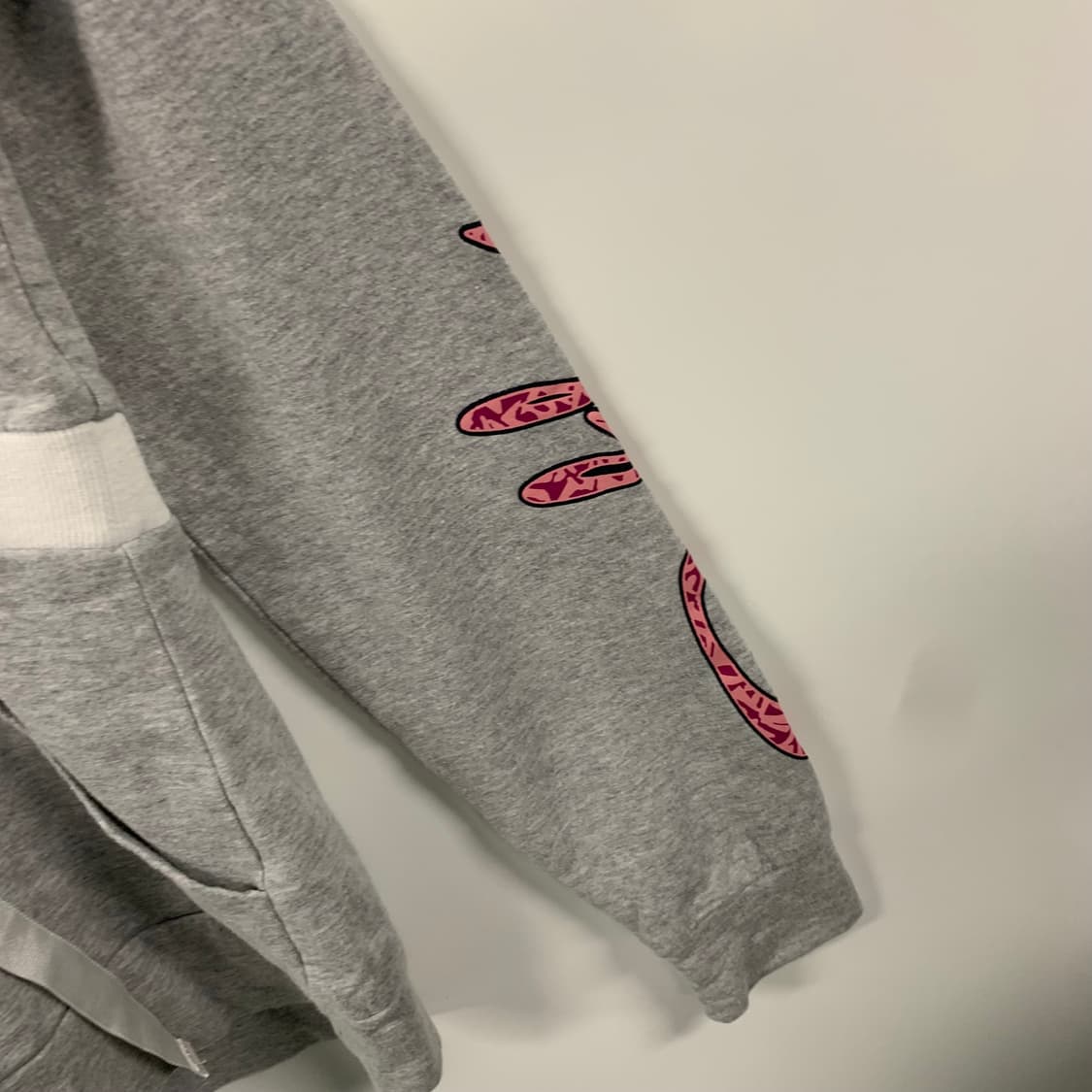 오클리 레터링 그레이 브이넥 후드티 상품이미지4