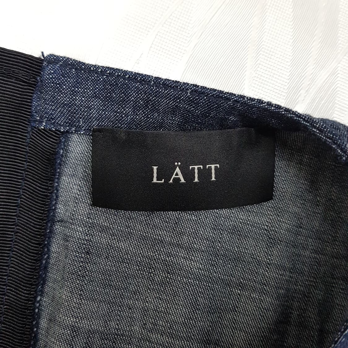 한섬 래트 2022 데님 셔링 블라우스82-94-160 상품이미지8