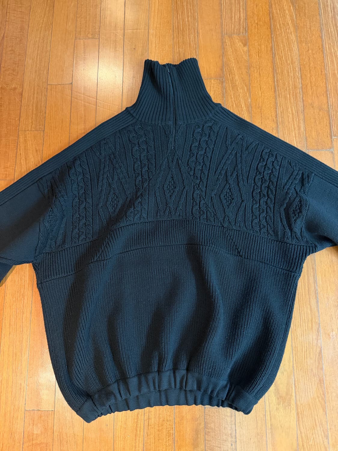 [M] 발렌시아가 하프 집업 니트 상품이미지1