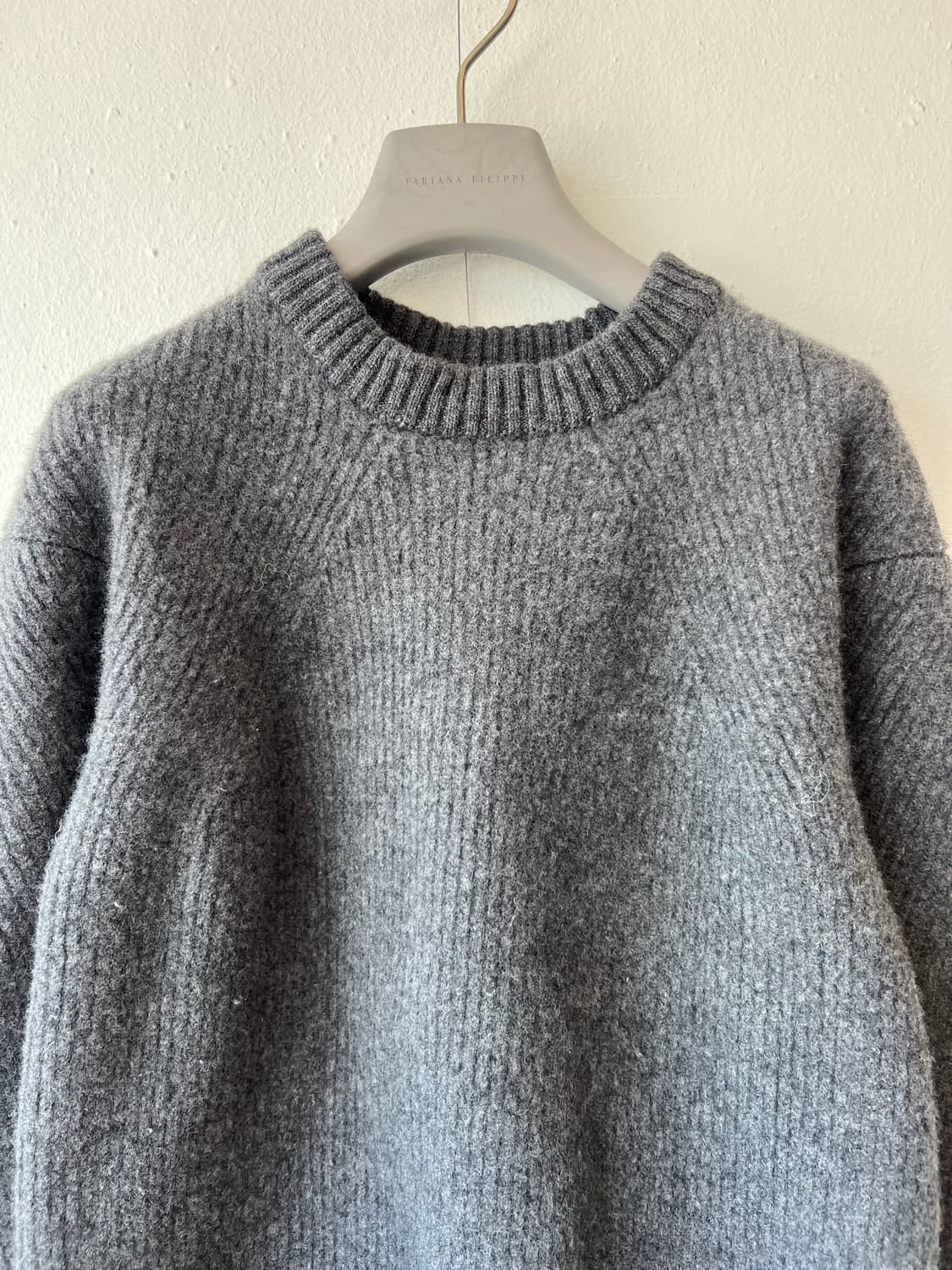 커스텀멜로우 남성 그레이 라운드울니트  상품이미지1