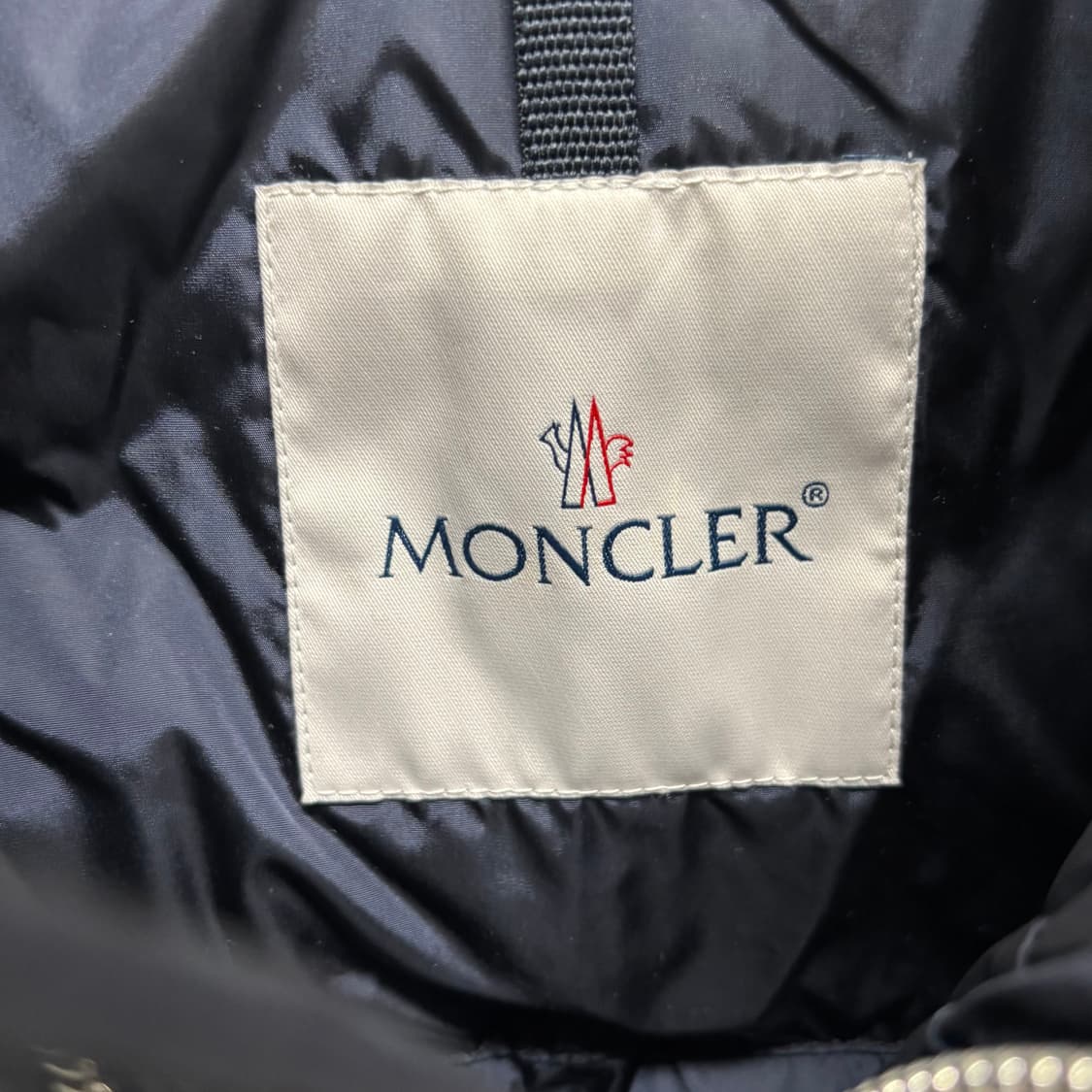 [2]몽클레어 블랙와펜 조끼패딩 상품이미지3