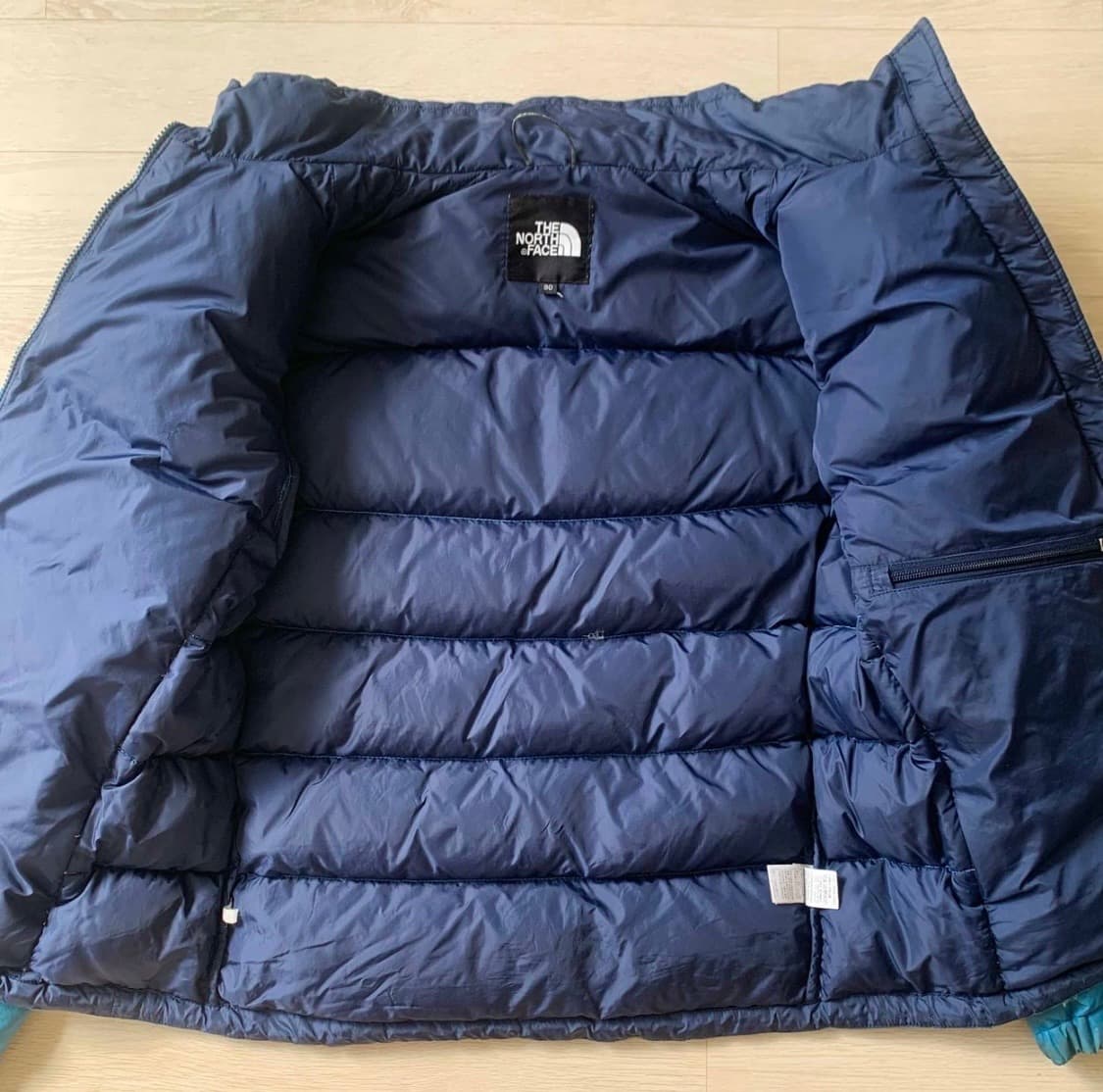 노스페이스 700 다운 패딩 스카이 블루 상품이미지9