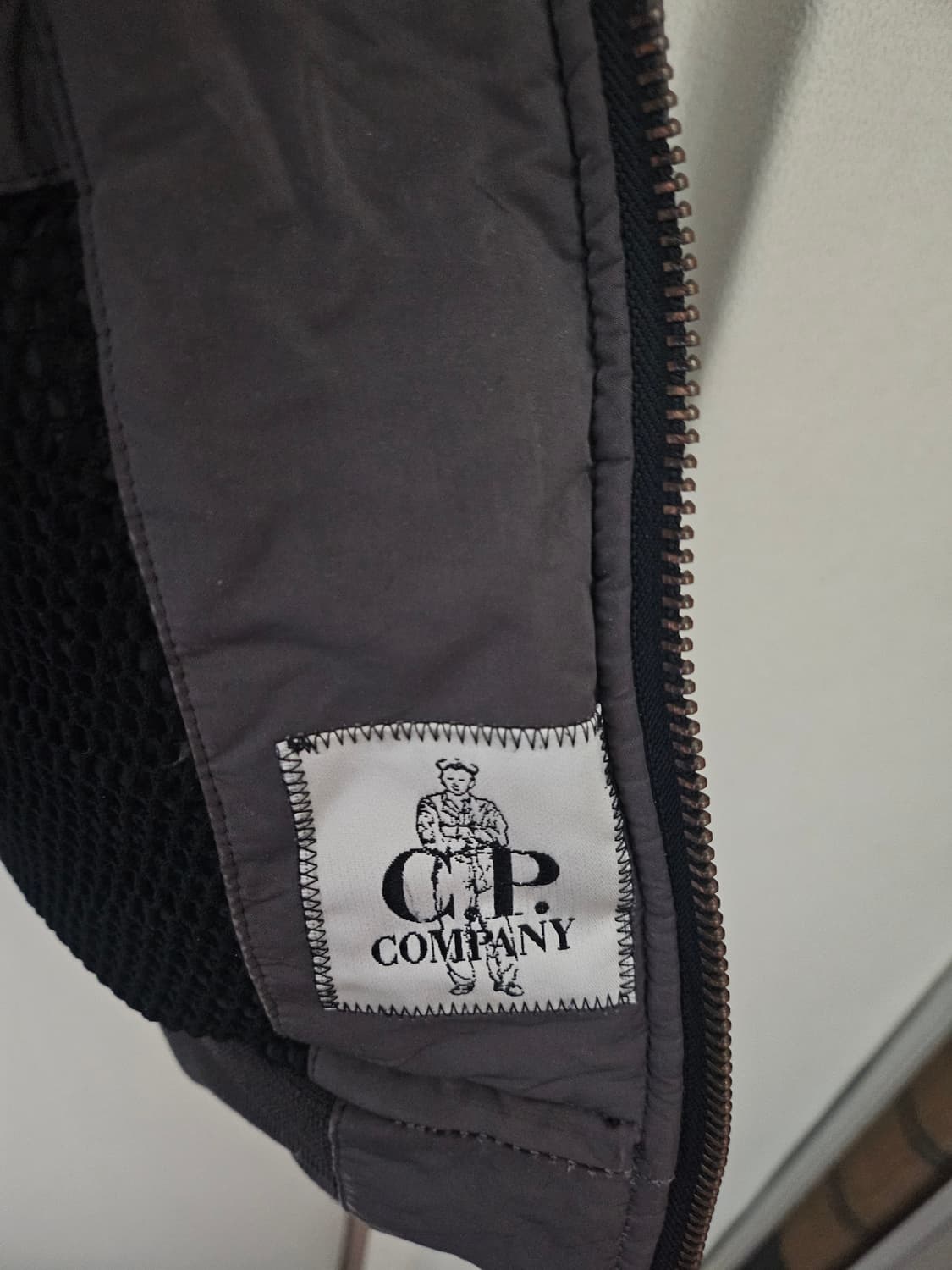 cp컴퍼니 항공점퍼 그레이패딩 100사이즈 상품이미지6