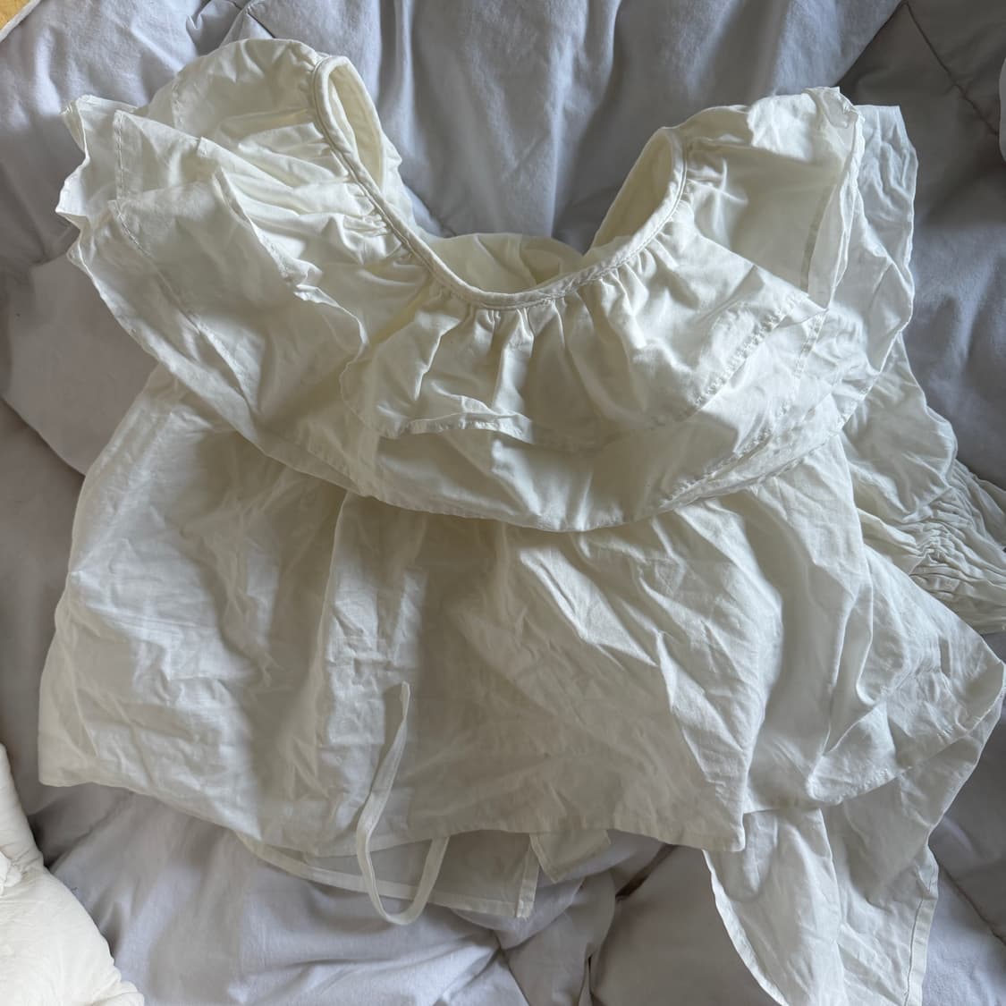 프레클 white frill cotton blouse 상품이미지2