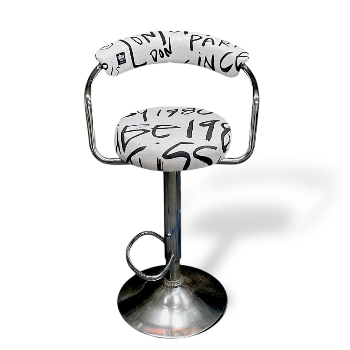 스투시  그래피티 바 체어 상품이미지1