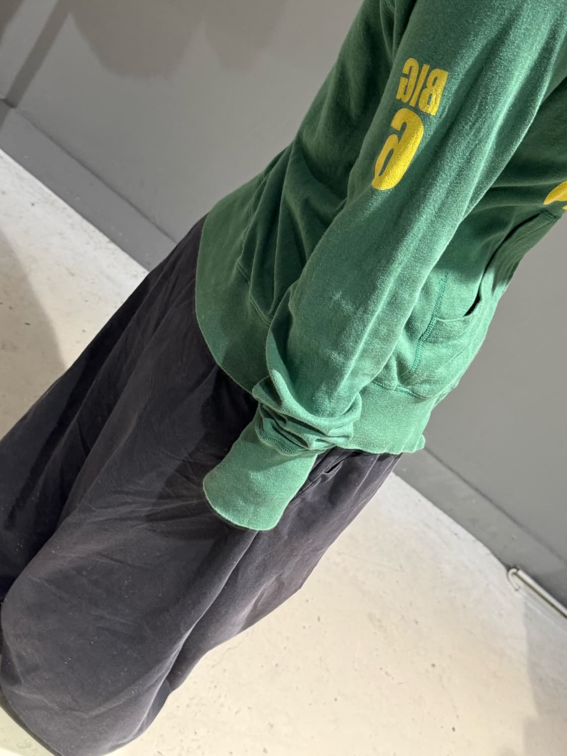 “TMT YOURS" back numbering hood zip-up 상품이미지4