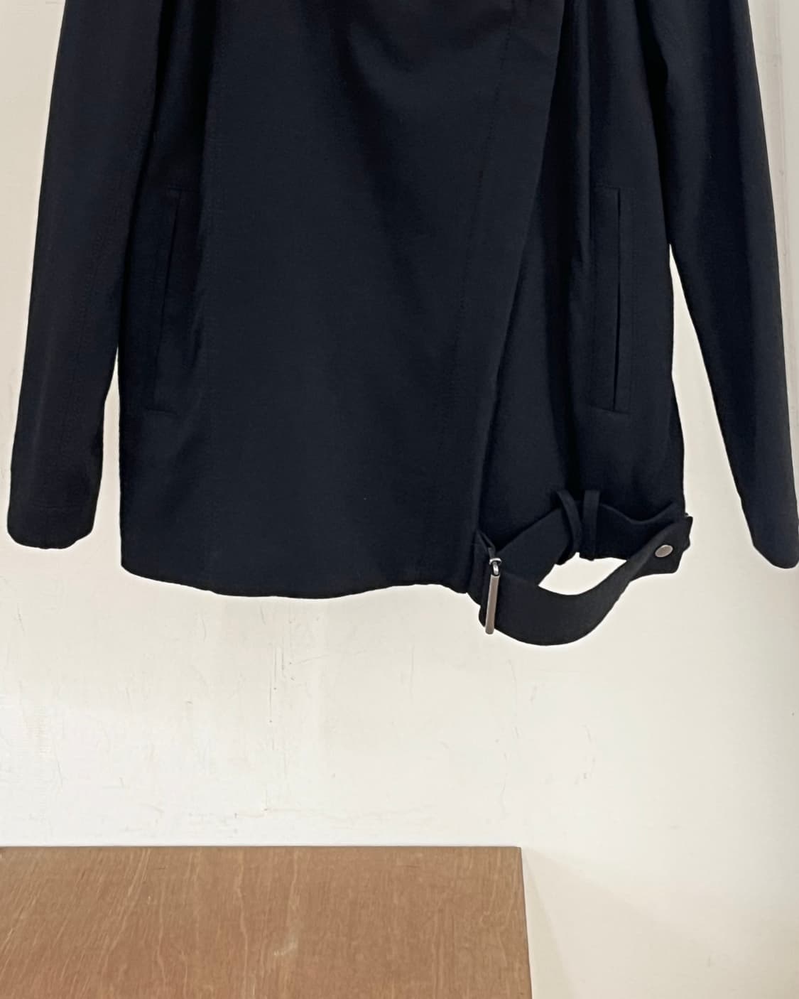 핼무트랭 블랙 에이시메트리컬 울 자켓 상품이미지5