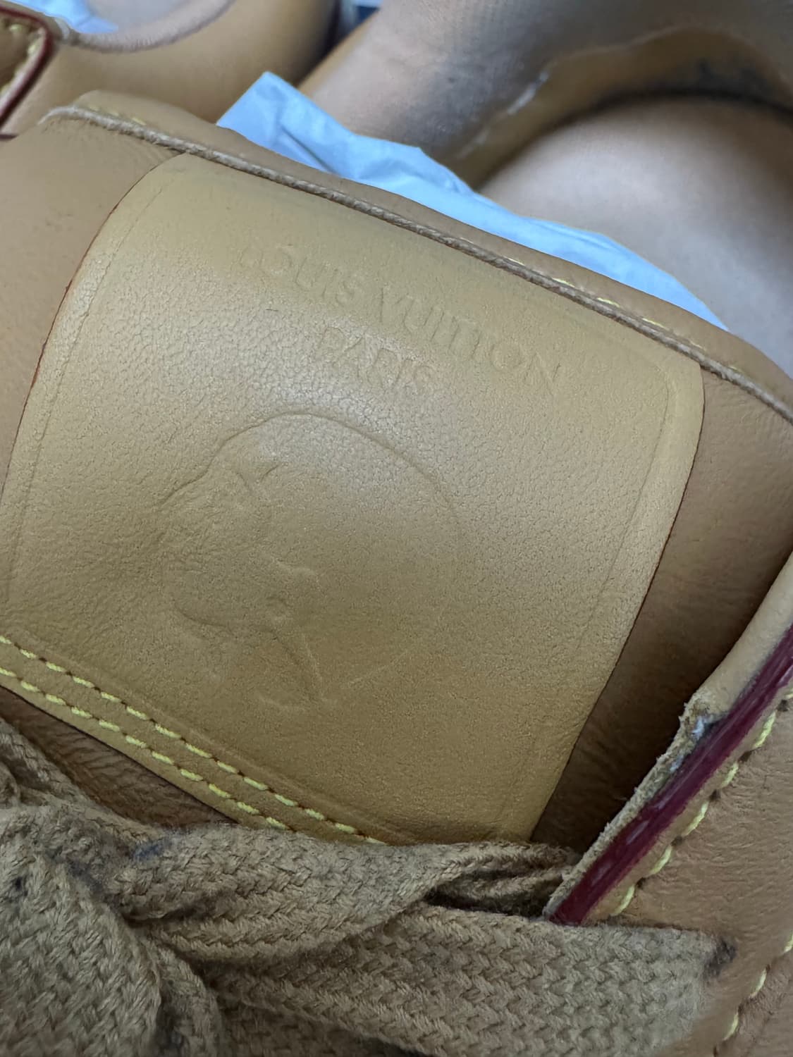 Louis Vuitton 루이비통 LV 버터소프트 로고 레더 코르테즈 상품이미지7