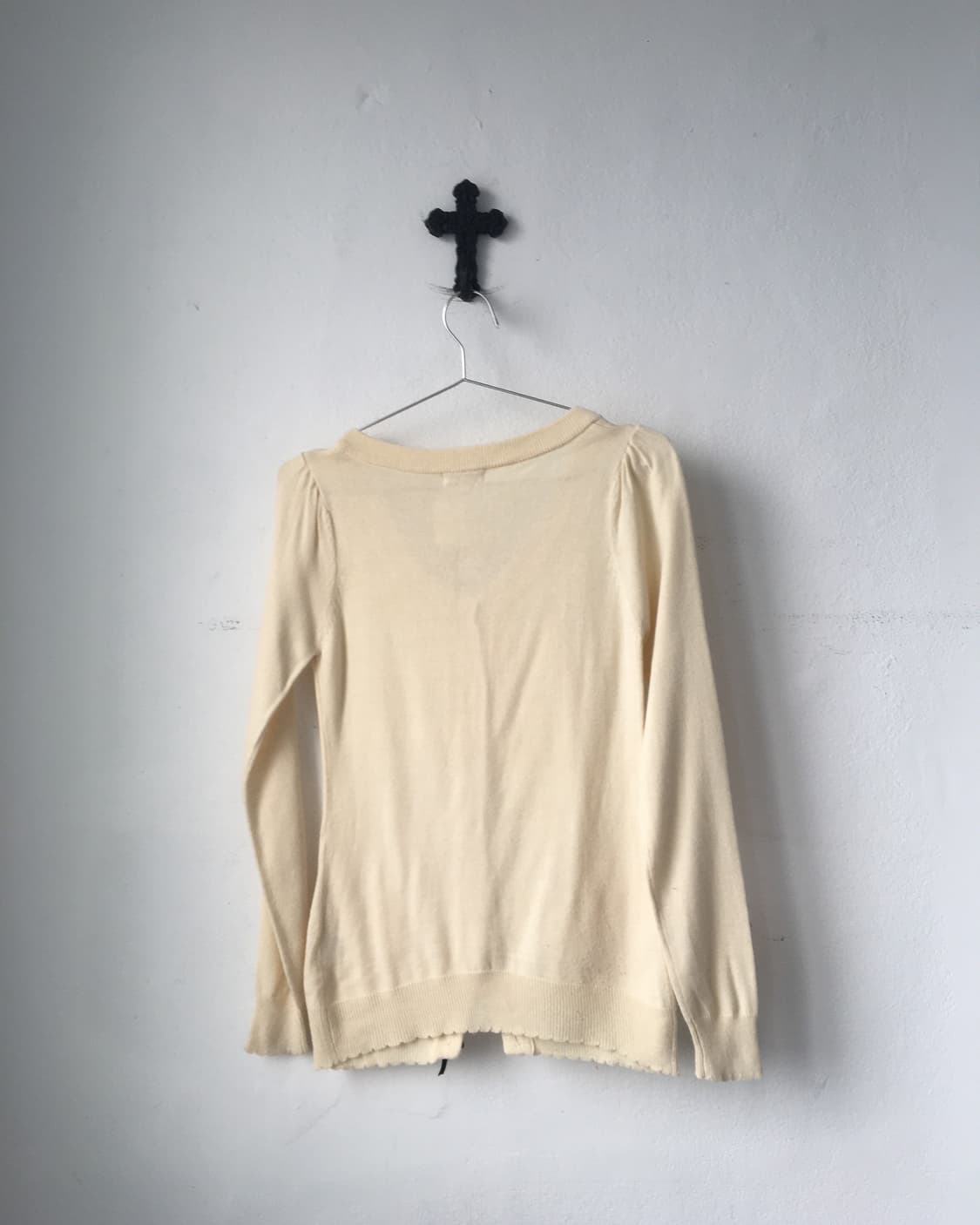 Ribbon button point knit cardigan 상품이미지3