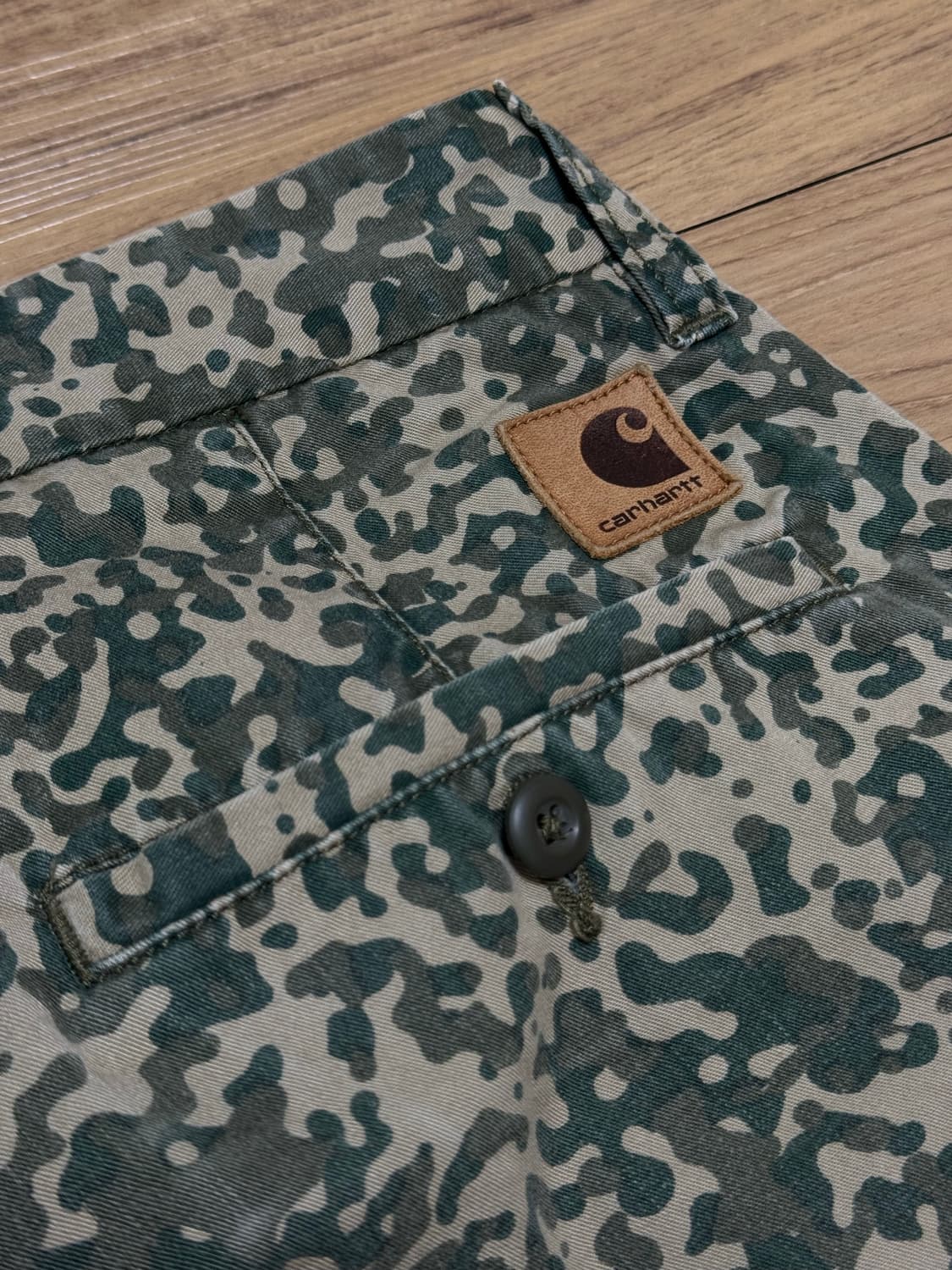 [30]칼하트 WIP 존슨 카모 쇼츠 반바지 상품이미지4