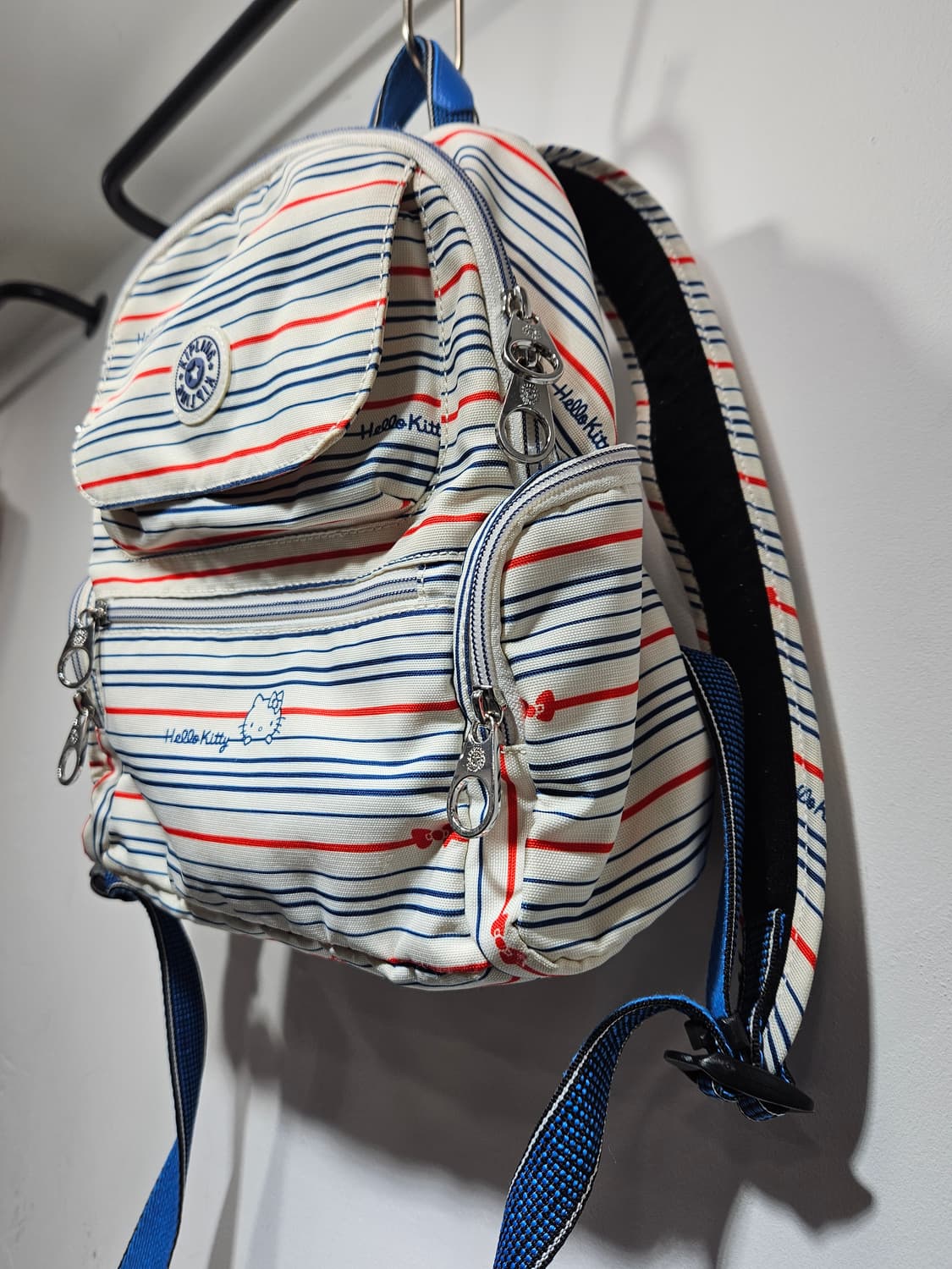 키플링 헬로키티 콜라보 컬렉션 미니백팩 마타 상품이미지4