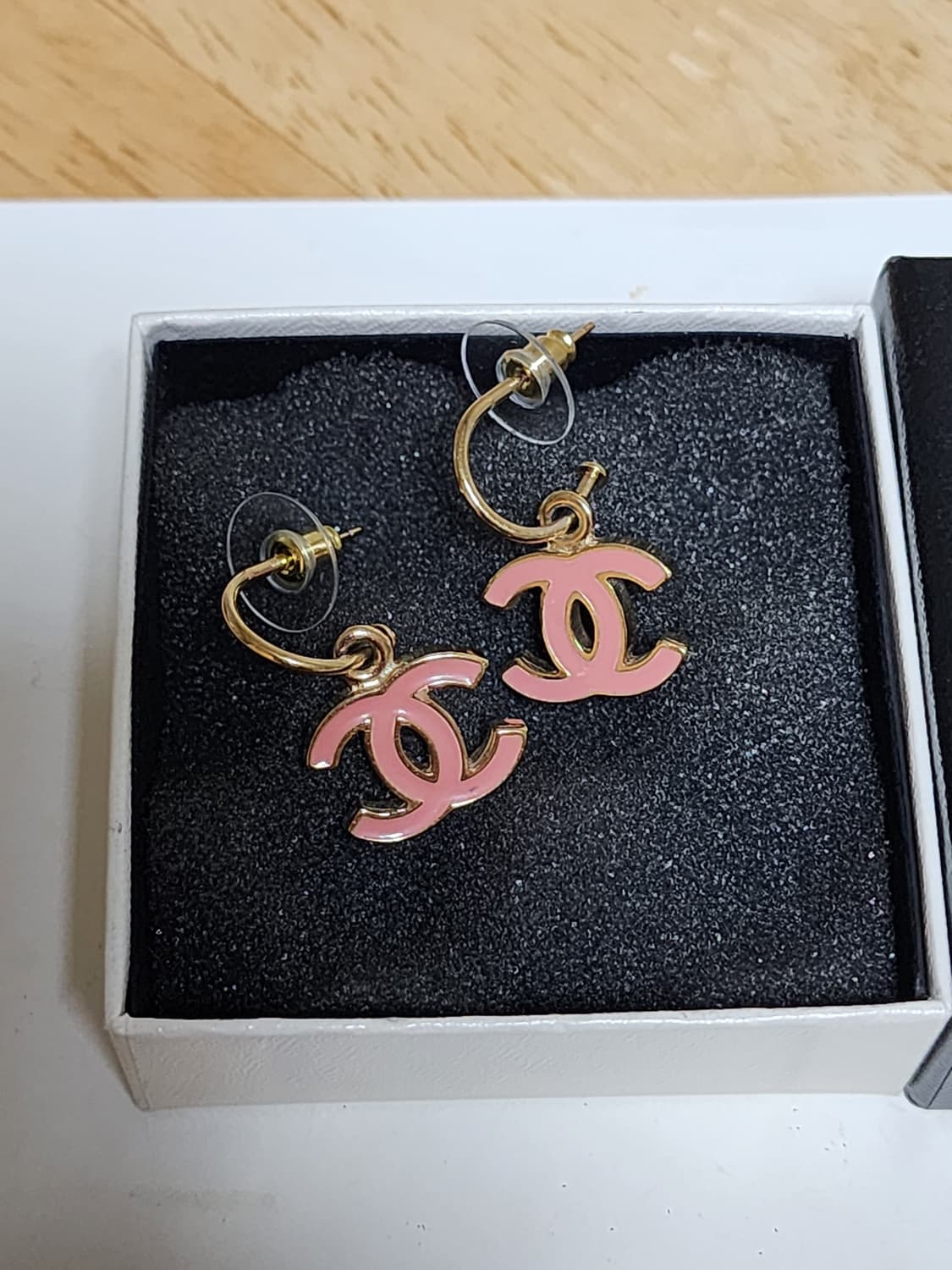 샤넬  CC로고 후프 귀걸이  상품이미지1