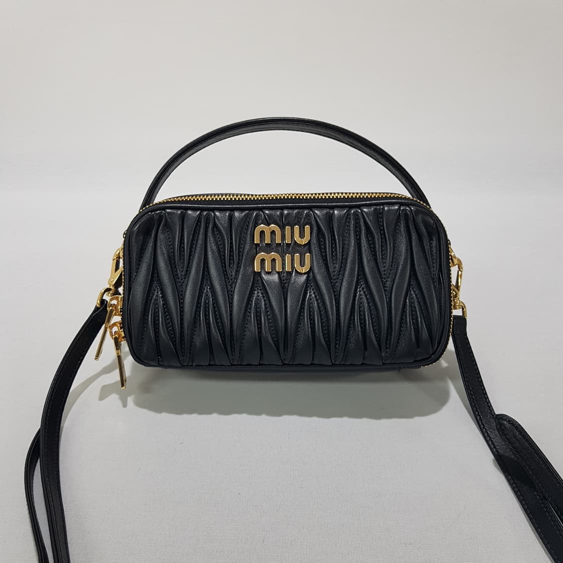 미우미우 마틀라쎄 나파 레더 숄더백 5BH229 상품이미지2