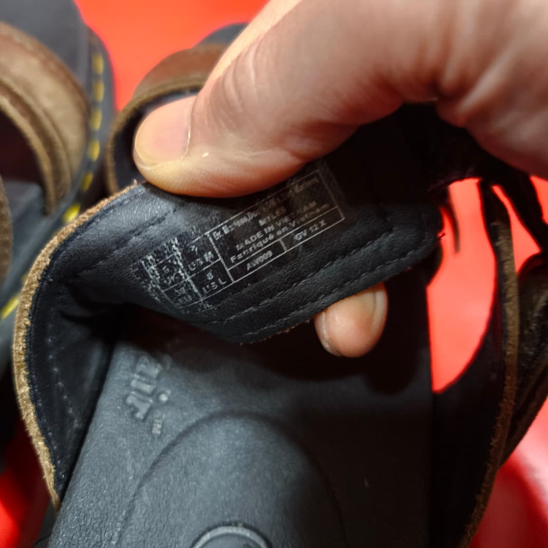 닥터마틴(Dr.Martens) 마일즈
브라운 샌들
사이즈 39 상품이미지7