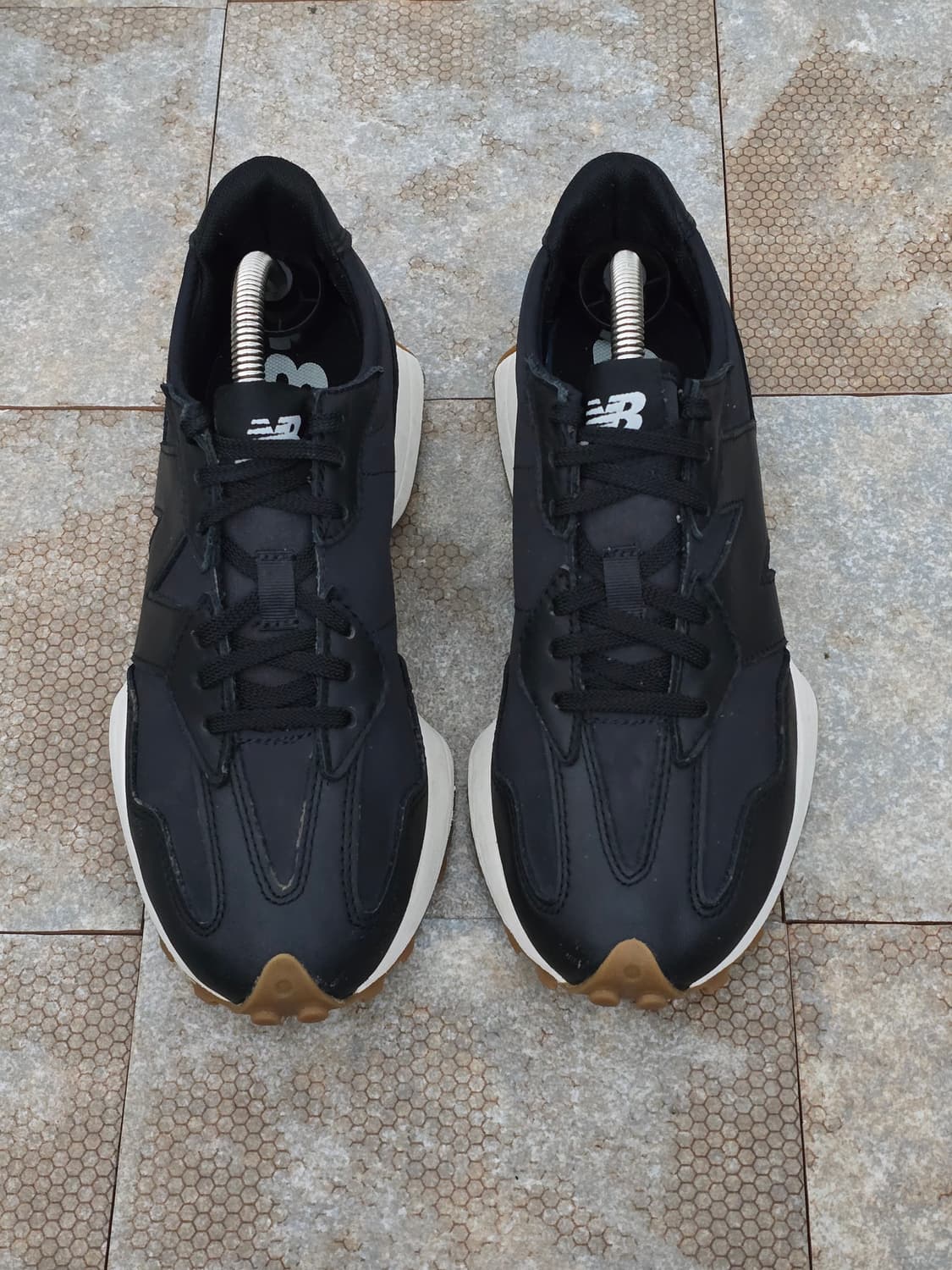 (250)뉴발란스 327 블랙 팬텀  상품이미지1