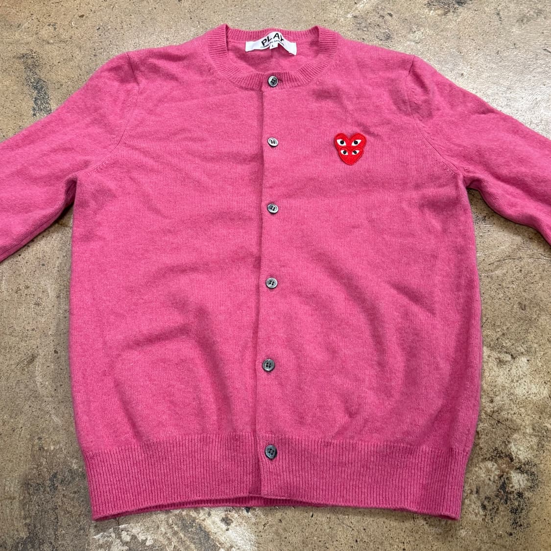 꼼데가르송 핑크 더블 하트 로고 니트 가디건 상품이미지3