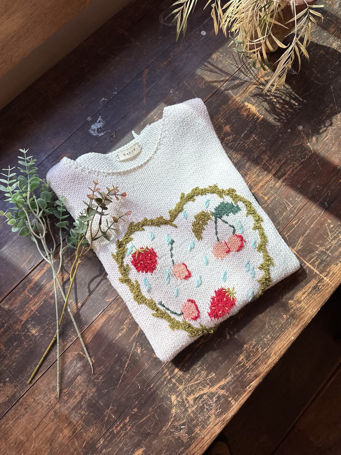 Strawberry Embroidered Knit Vest 0080 상품이미지1