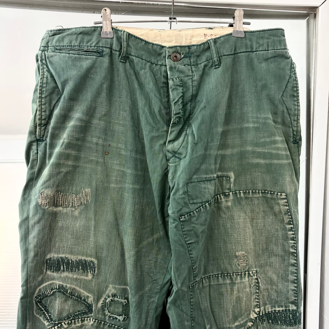 폴로 랄프로렌 디스트레스드 패치워크 치노 팬츠 상품이미지6