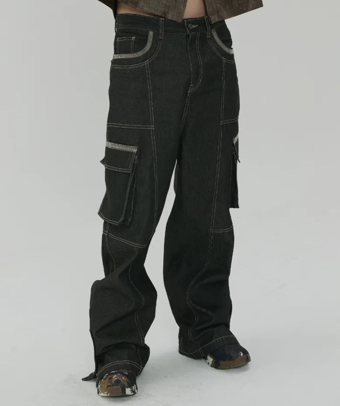 메종미네드 OBLIQUE PATCH DENIM PANTS BLACK 상품이미지1