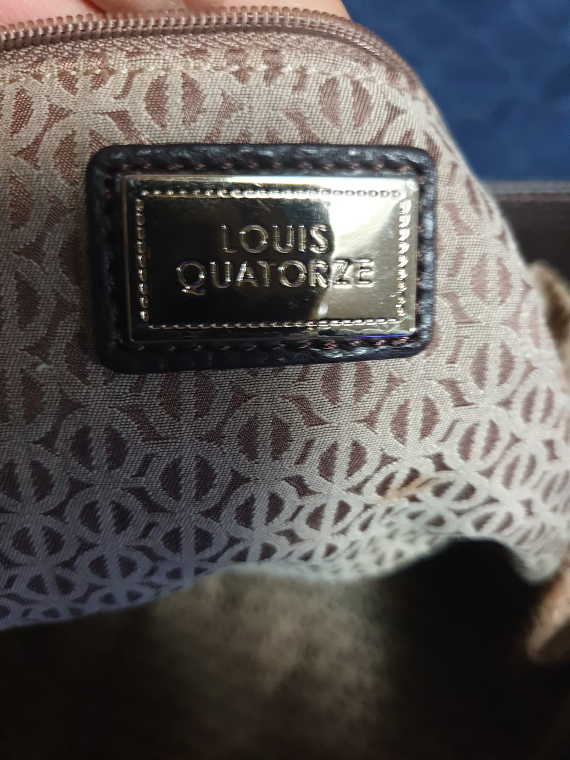 루이까또즈 모노그램 시그니처로고 숄더백 브라운 상품이미지4