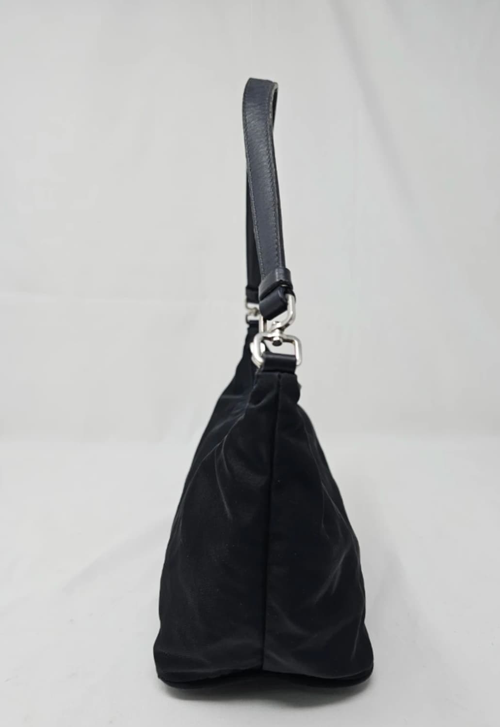 정품 프라다 블랙 나일론 호보백 상품이미지5