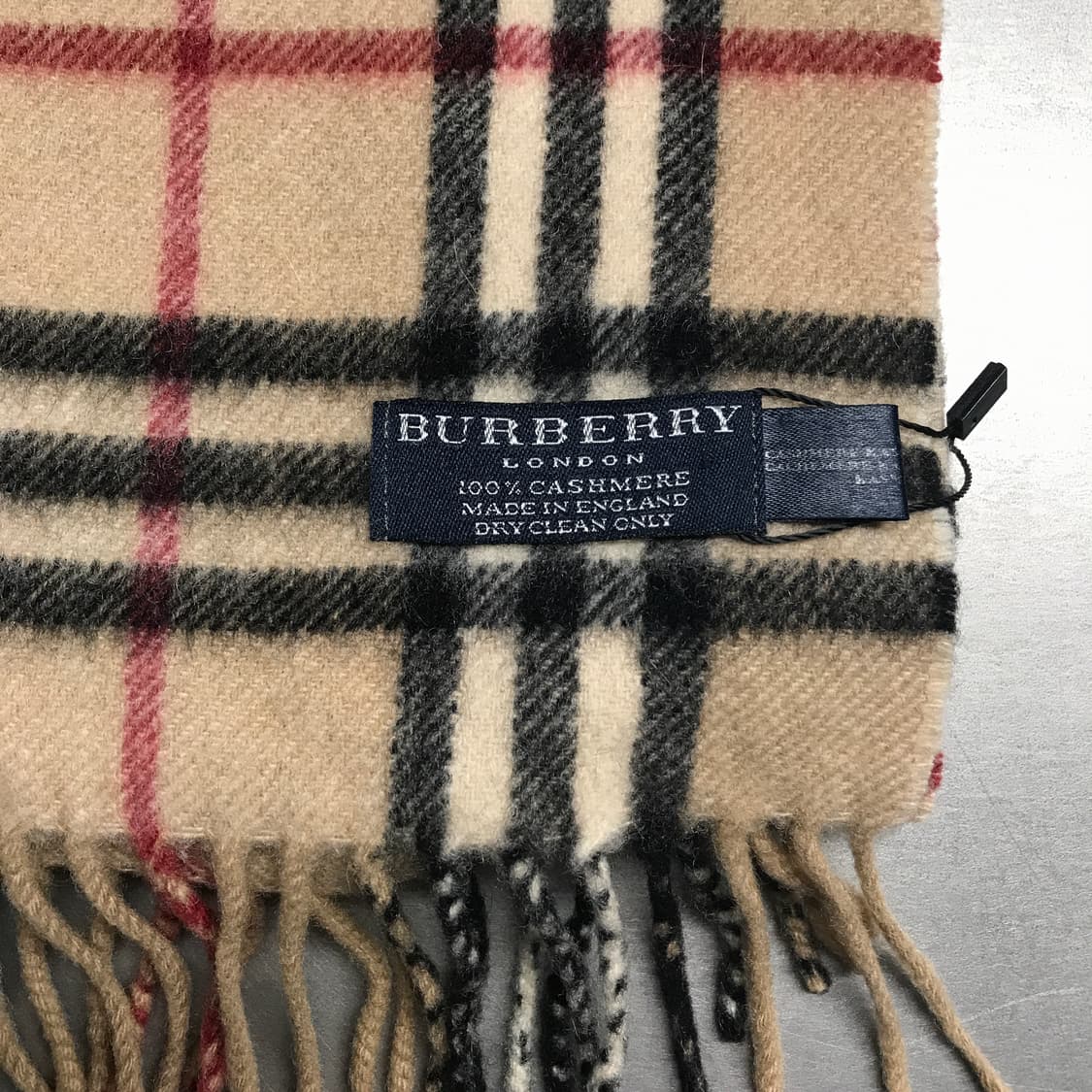 버버리 정품 캐시미어 머플러 베이지 상품이미지4