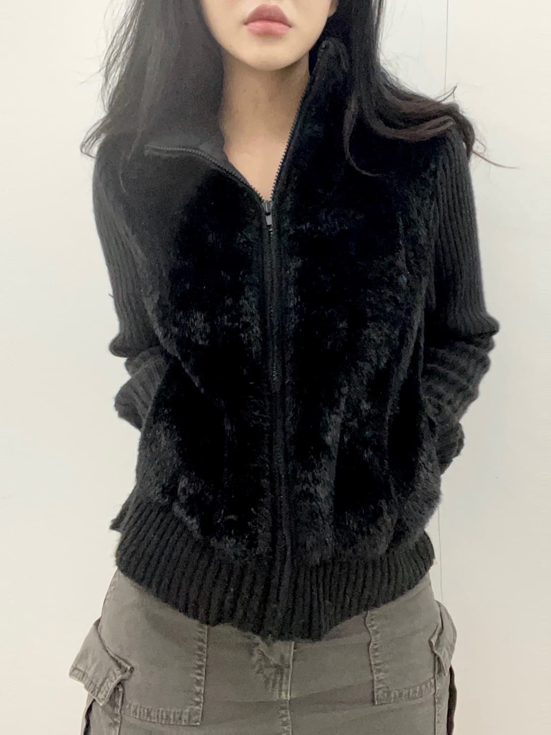 Black fur layered knit zip-up 상품이미지1