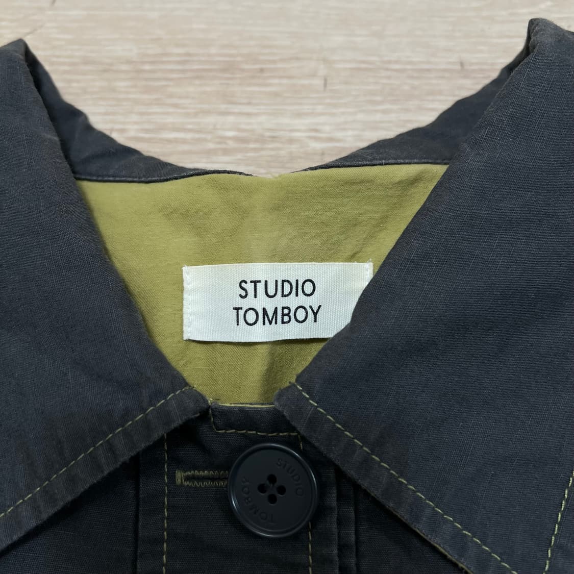 스튜디오 톰보이 오버사이즈 포켓 스티치 반팔 원피스 [차콜] FREE 상품이미지4