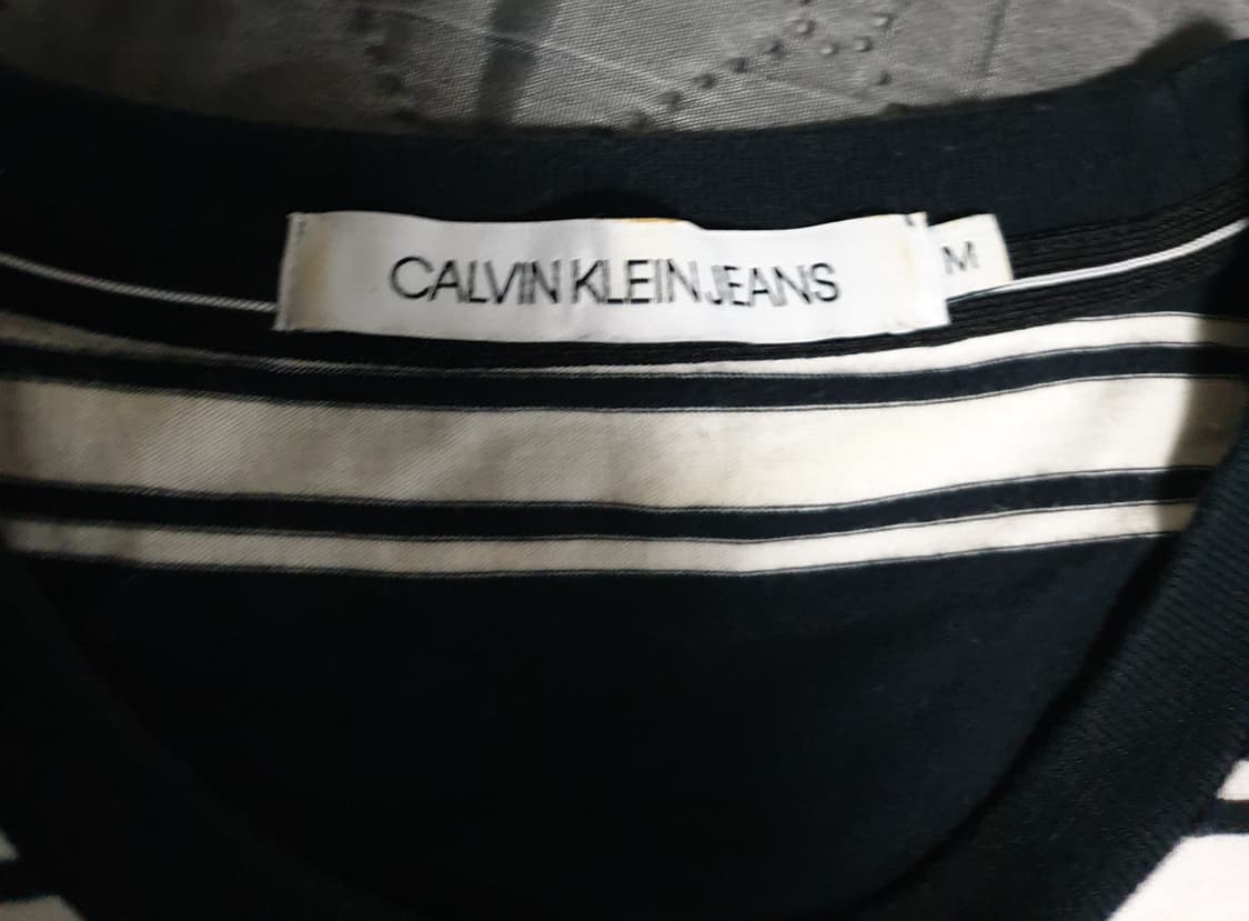 캘빈클라인 빅프린팅 스트라이프 반팔티 (M) 상품이미지3