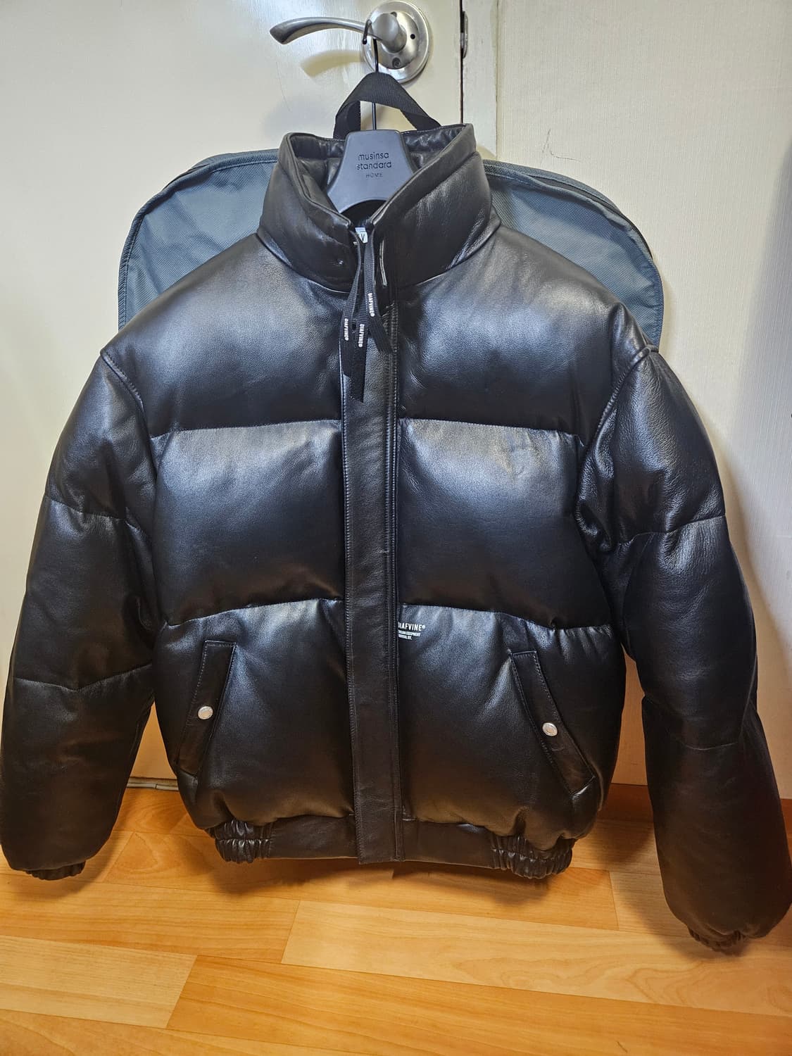 XL) 디아프바인 DV.LOT 696 램스킨 아머 덕다운 패딩 양가죽 상품이미지1