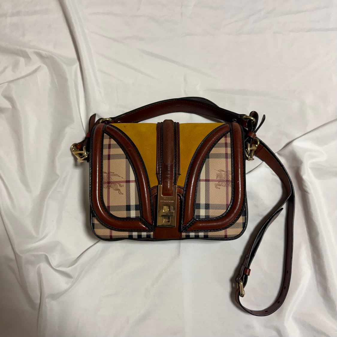 [OS] 버버리 헤이마켓 체크 캔버스 브릭필드 크로스바디백 상품이미지1