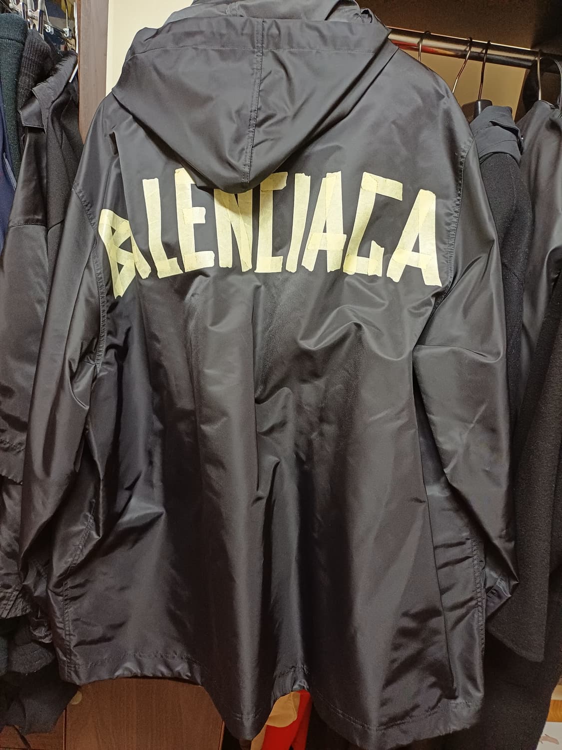 발렌시아가 테이프 윈드브레이커자켓 상품이미지1