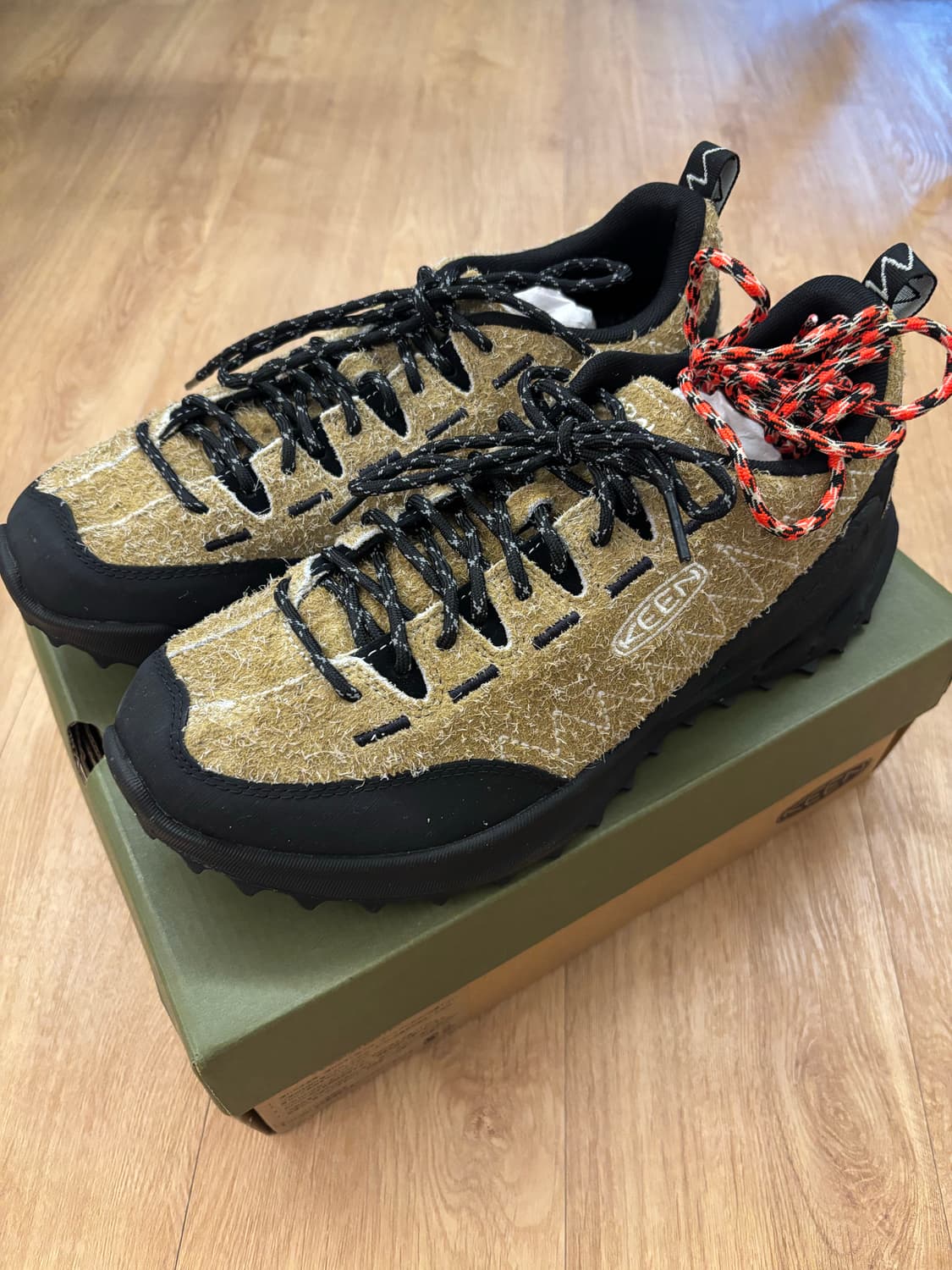 그라미치 x 킨 재스퍼 자이오닉 올리브 275 상품이미지1