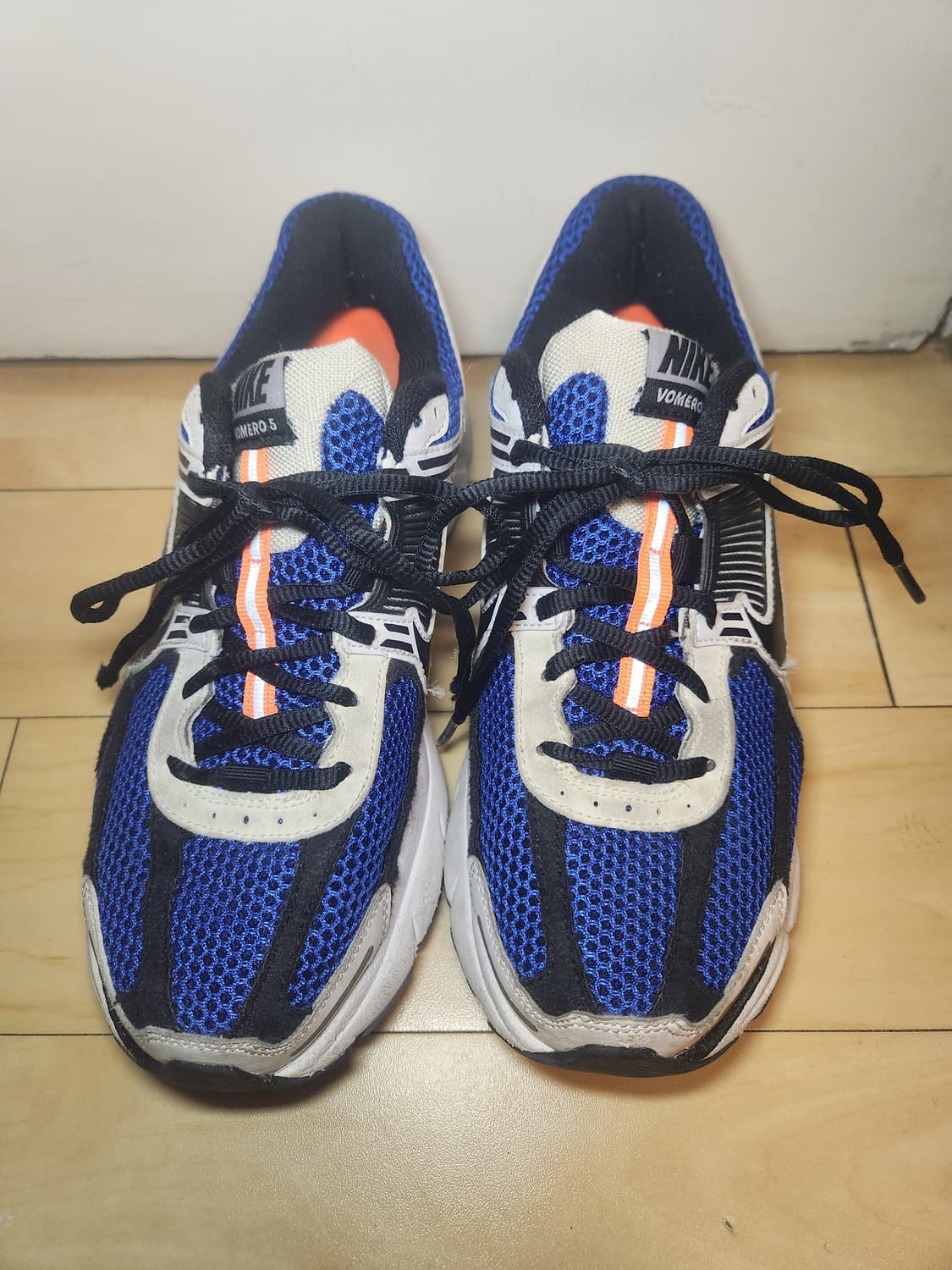 (255)나이키 줌 보메로 5 화이트 레이서 블루 블랙 상품이미지2