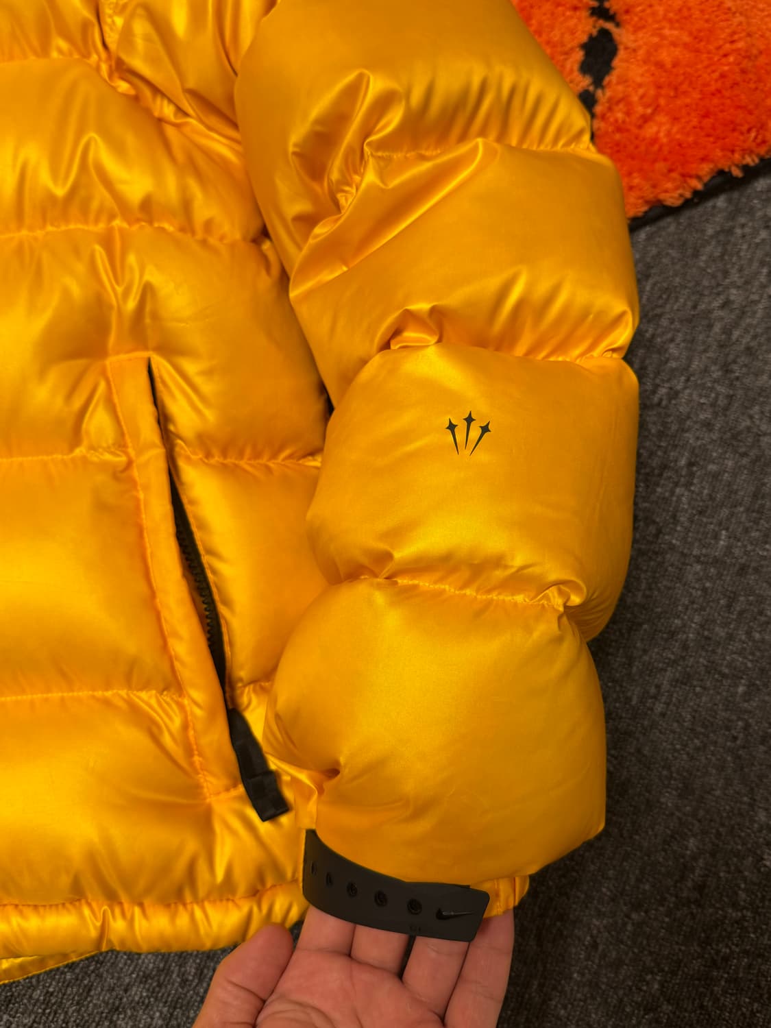 [L] 나이키 X 드레이크 녹타 패딩 유니버시티 골드 상품이미지5