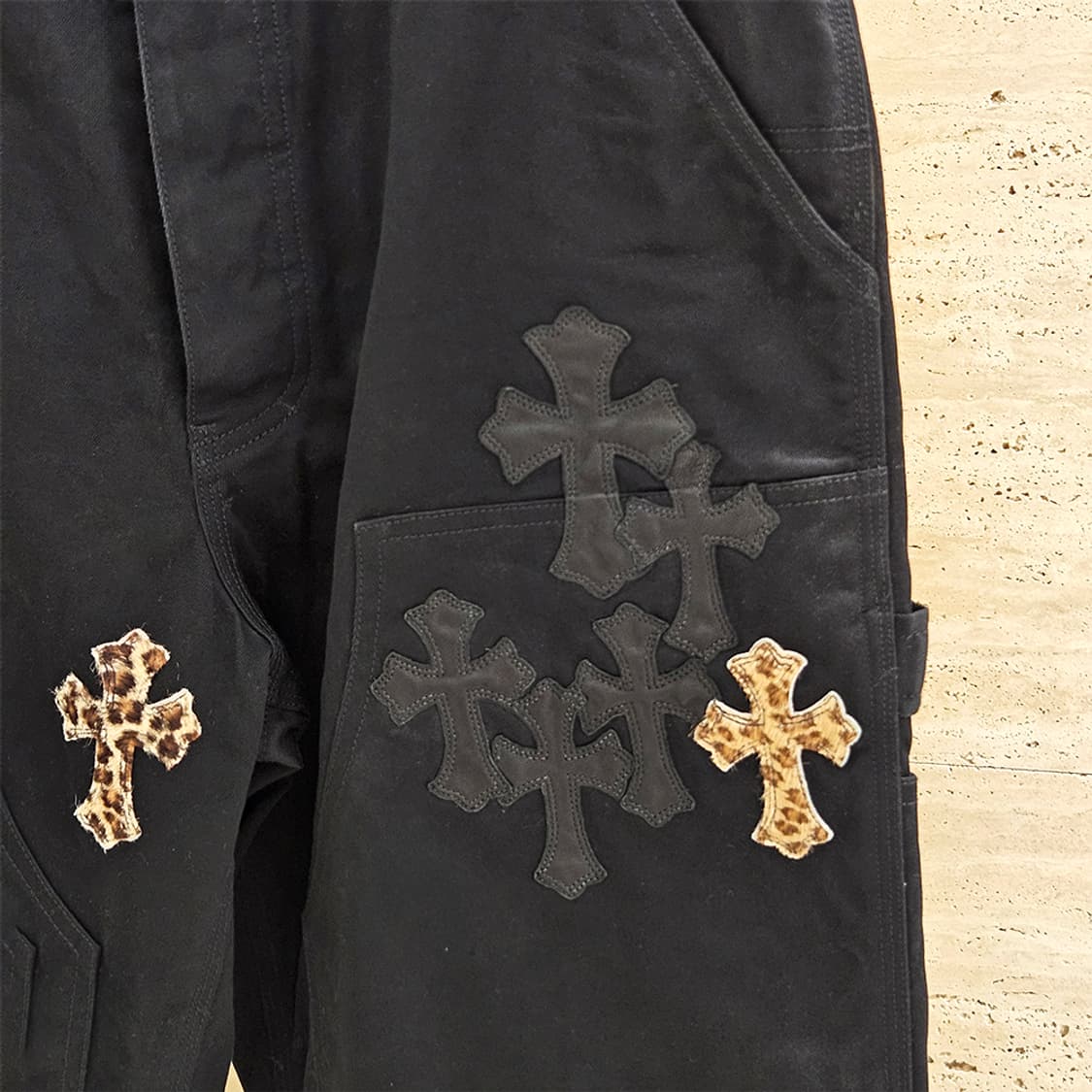 [32] 크롬하츠 레더패치 카펜터 진 블랙 B1024C245 /2250만 상품이미지4