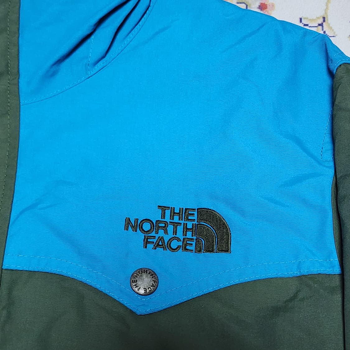 노스페이스 화이트라벨 나일론 후드 바람막이
95 상품이미지4