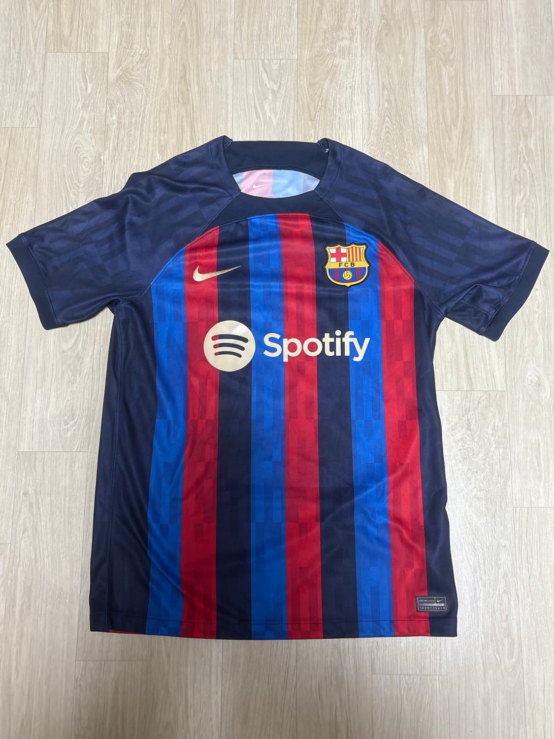 22-23 바르셀로나 레반도프스키 홈유니폼 상품이미지2