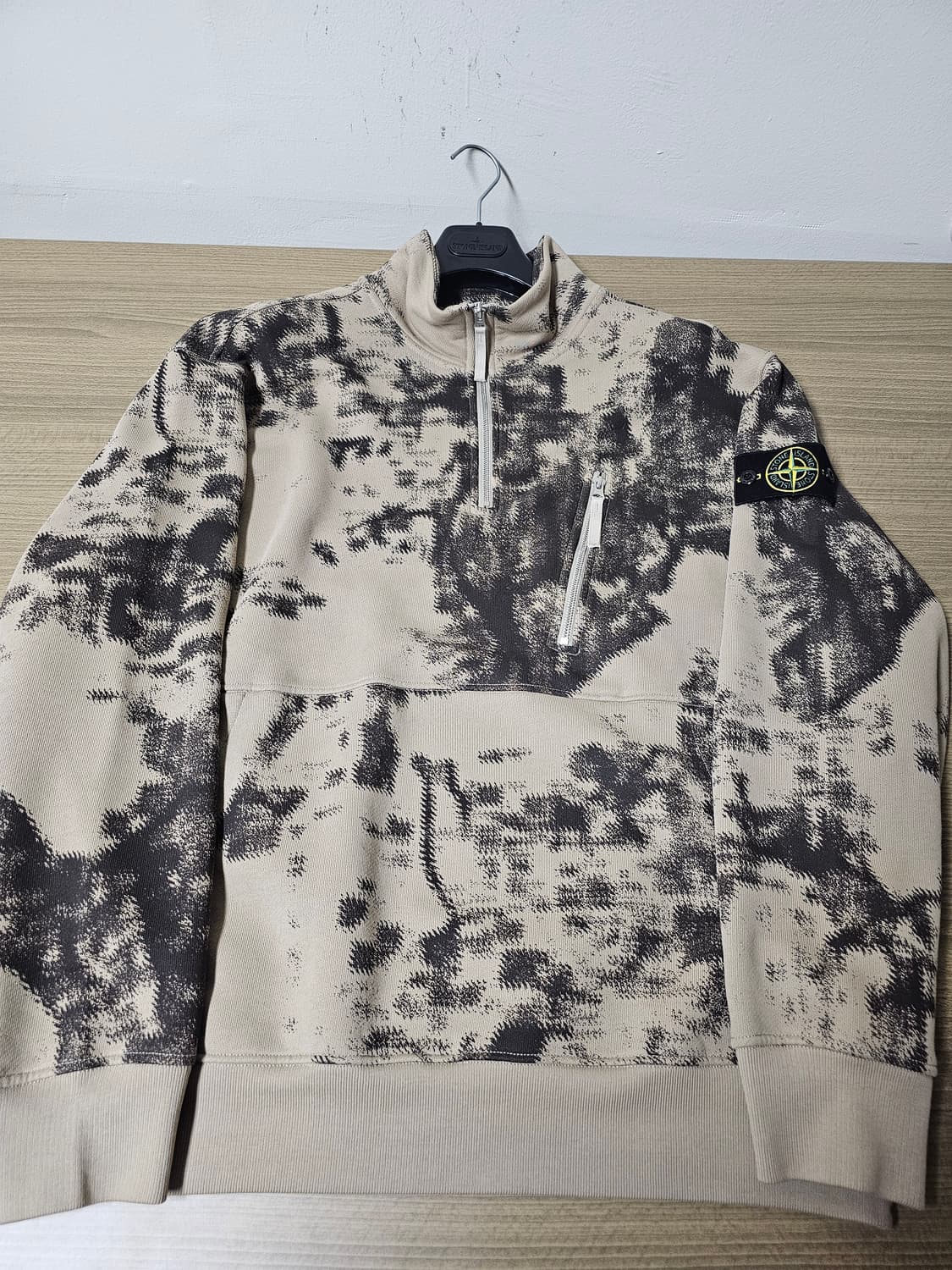 스톤아일랜드 카모플라주 오버사이즈 하프집업 상품이미지1