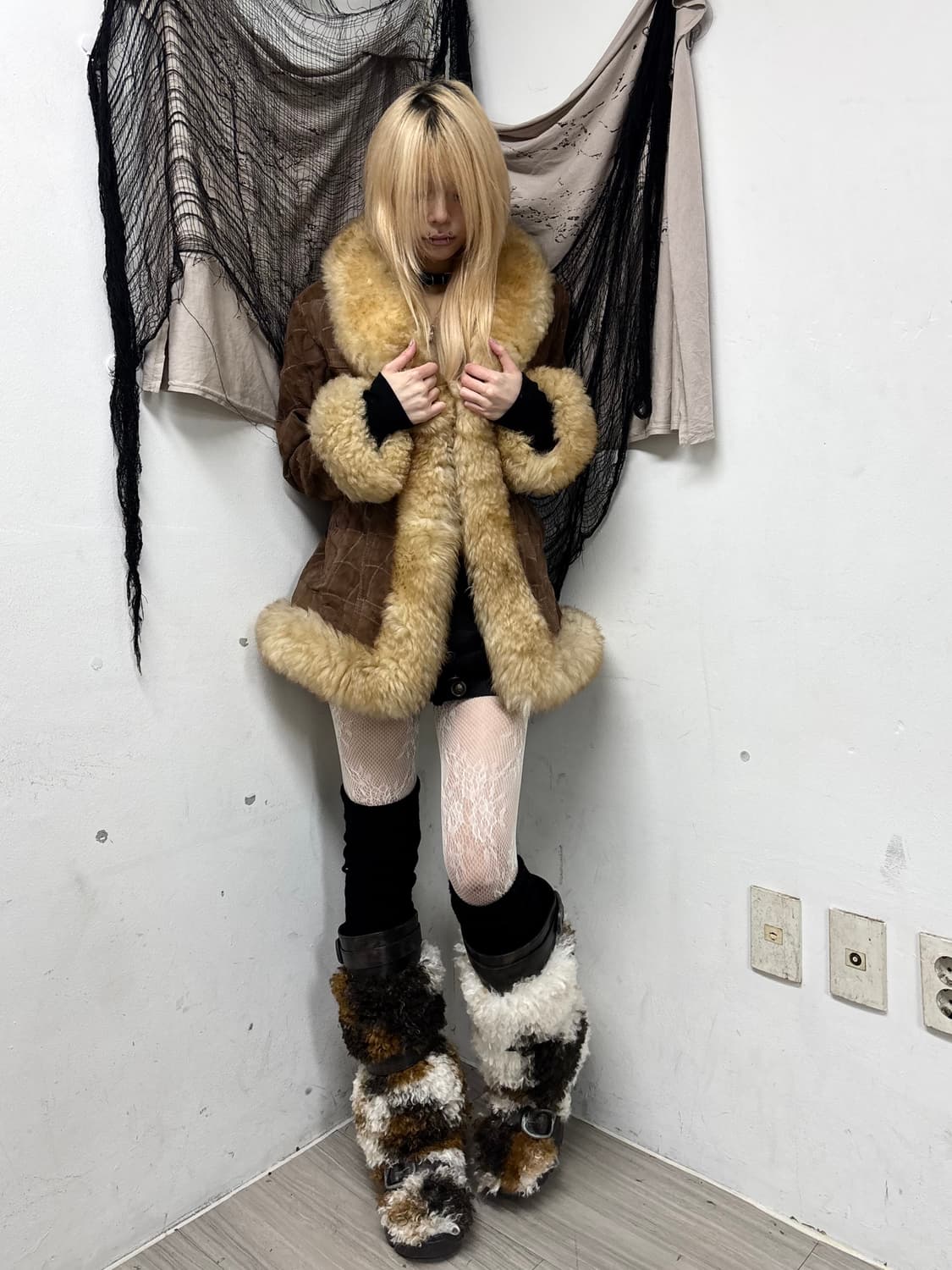 Y2K Round Fur Trimming Brown Jacket 상품이미지1
