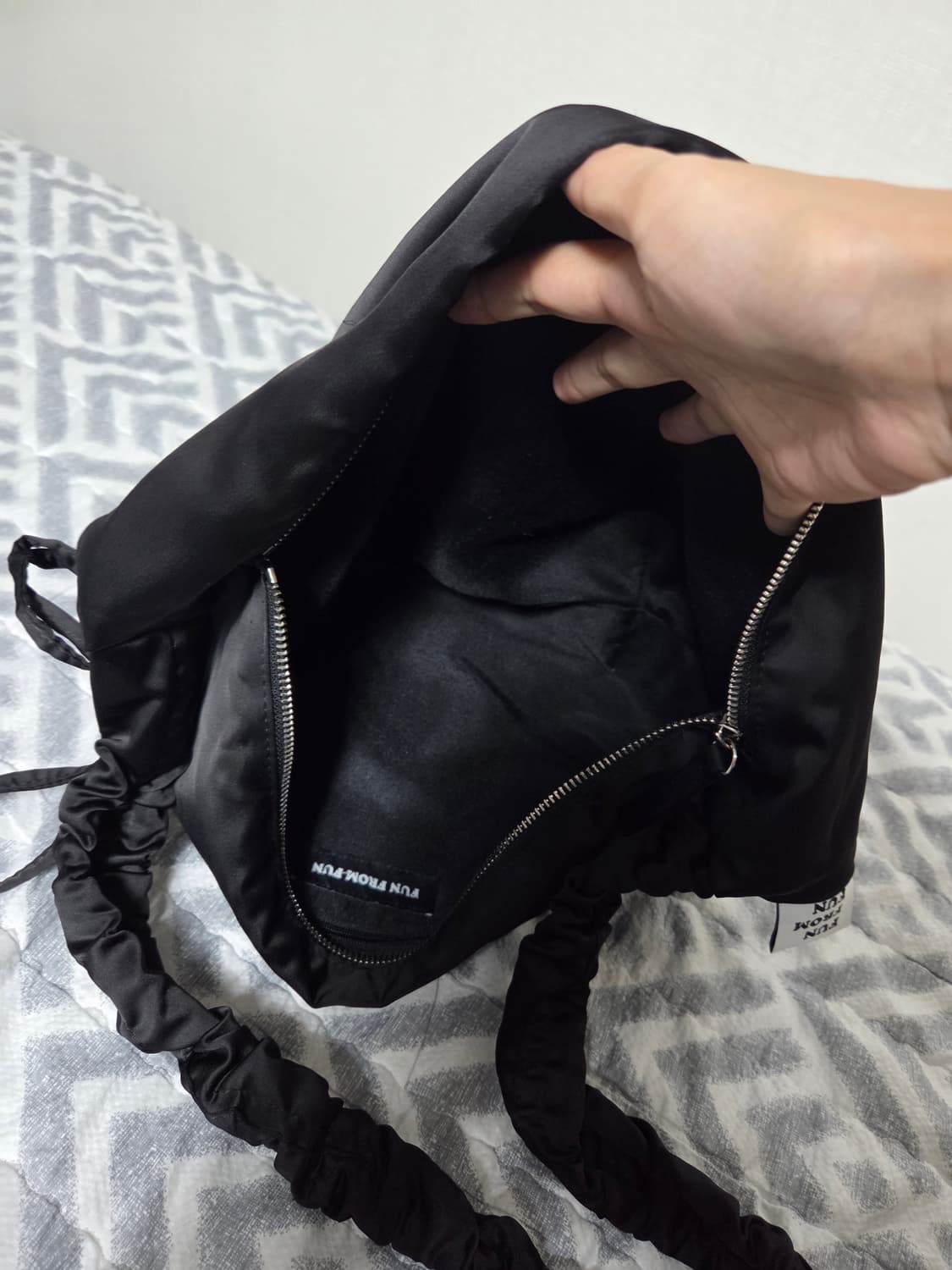 펀프롬펀 크루아상백 크로스 토트 숄더 슬링 백 상품이미지4