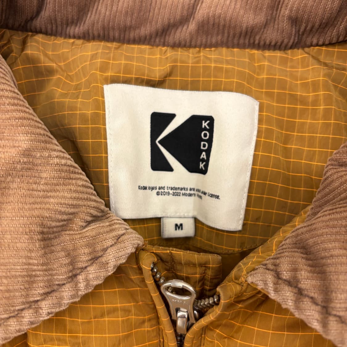 코닥 브라운 빅로고 패딩 상품이미지4