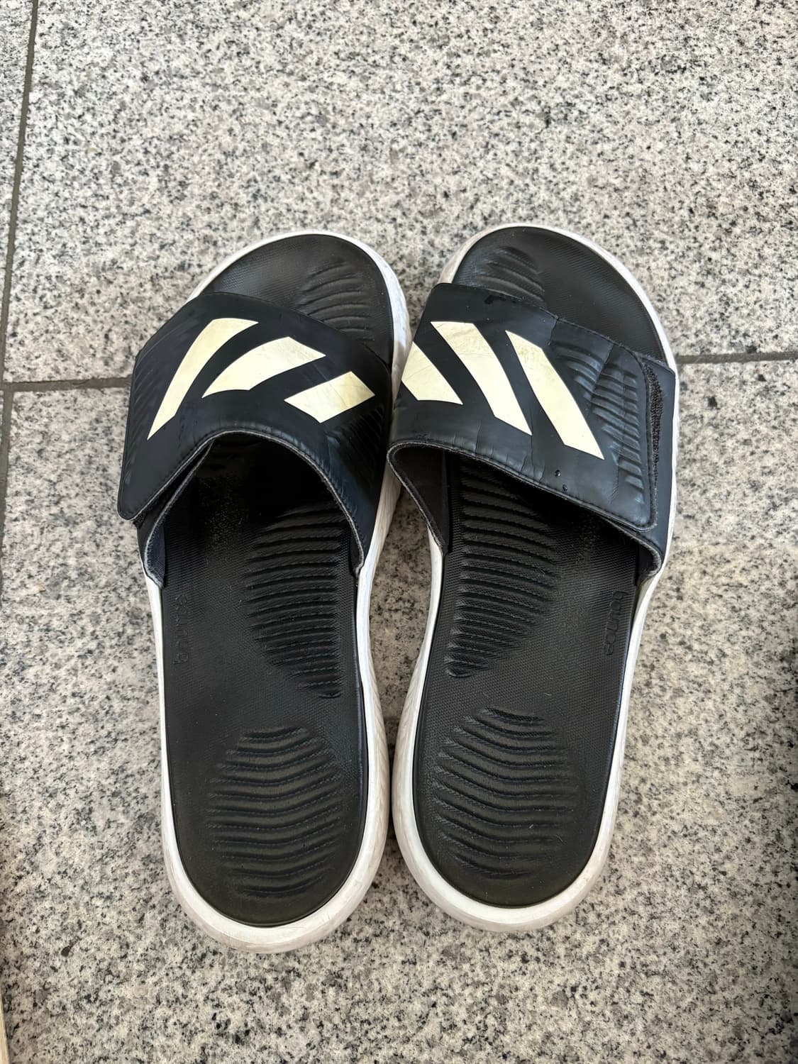 285 아디다스 알파바운스 슬리퍼 상품이미지2