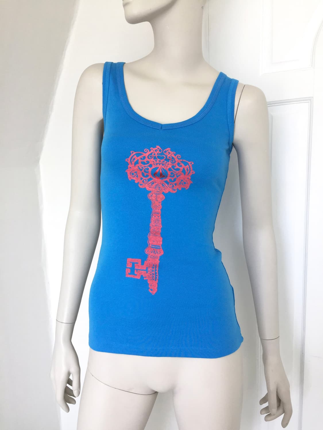 Antique Key Graphic Blue Tank Top 상품이미지3