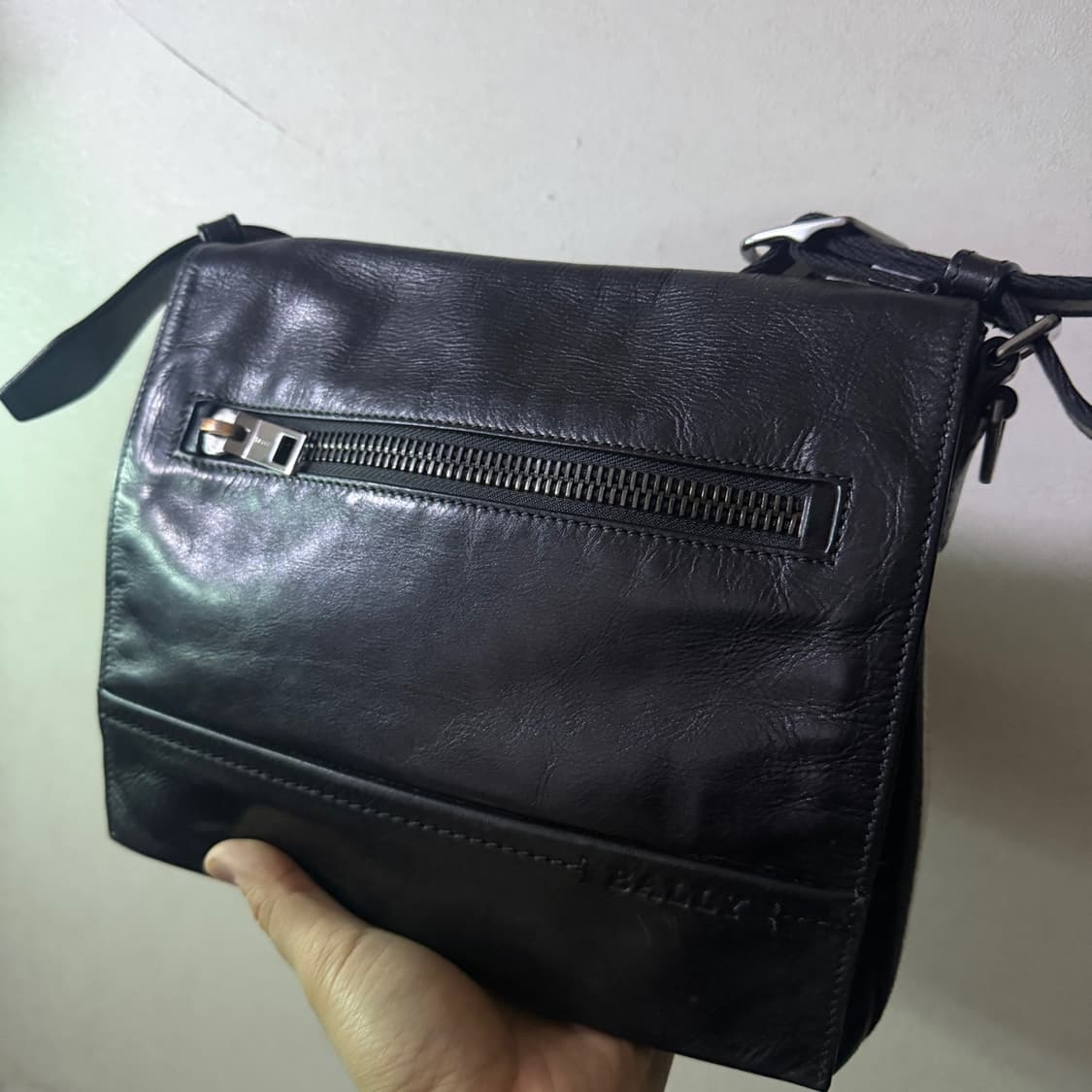 발리 남성 사각 가죽 크로스백 블랙 상품이미지1