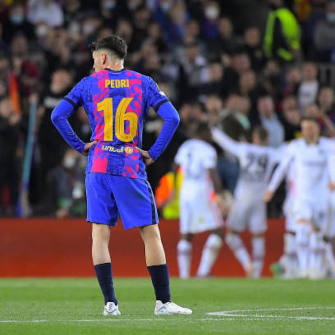 ♤필독♤ Feat 페드리 21/22 바르셀로나 홈 2XL UCL버전 상품이미지8