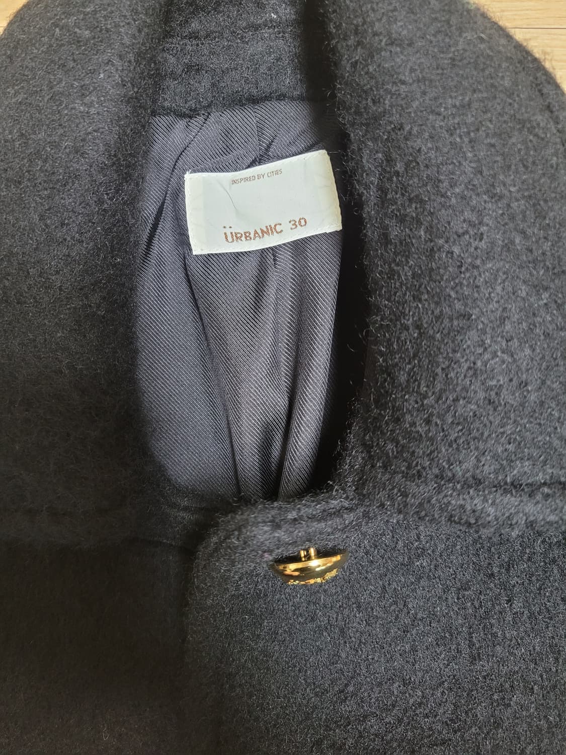 고요한 분위기를 담은 울 100% 코트 – 얼바닉 30 상품이미지2